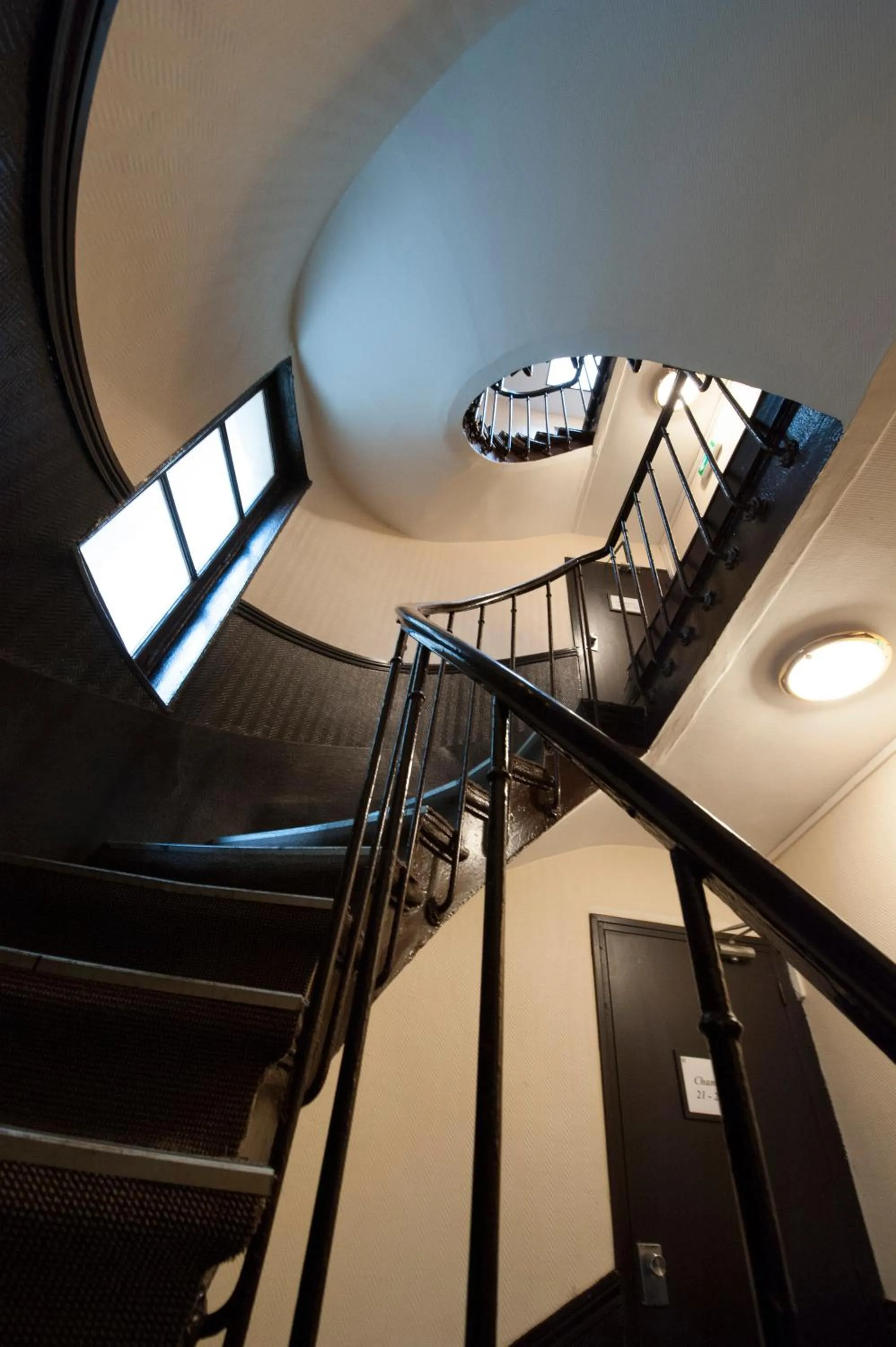 Decorative detail in Hotel du Globe 18