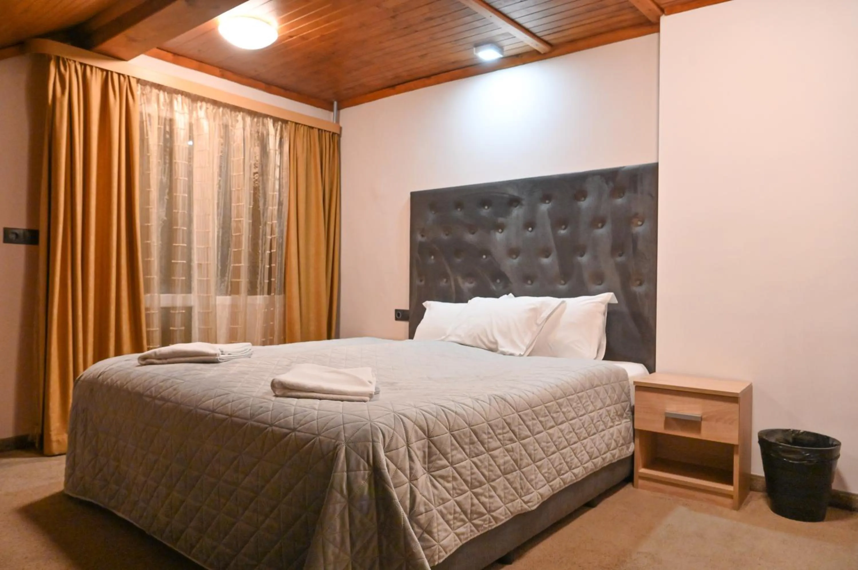 Hotel Rothmans-Breakfast - Free parking - Lobby