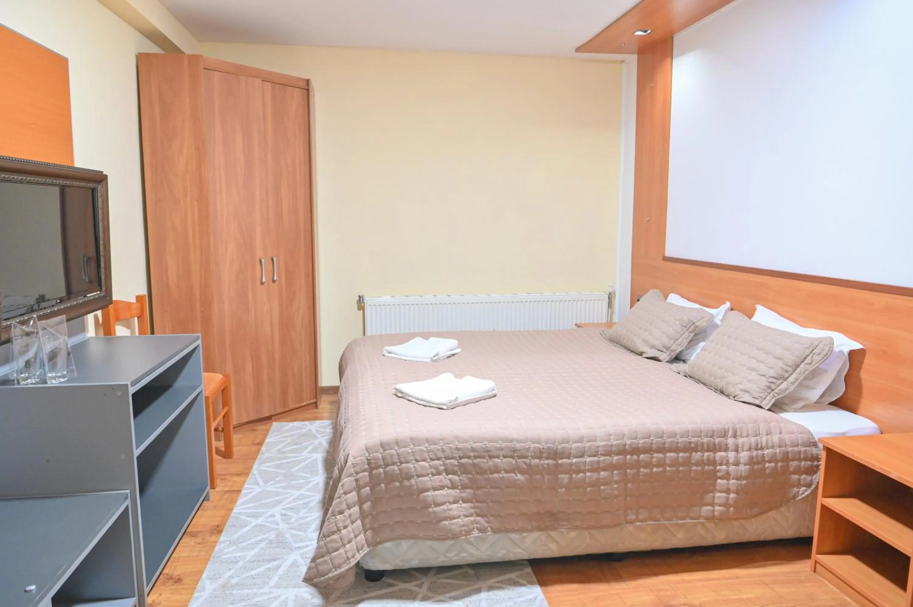 Hotel Rothmans-Breakfast - Free parking - Lobby