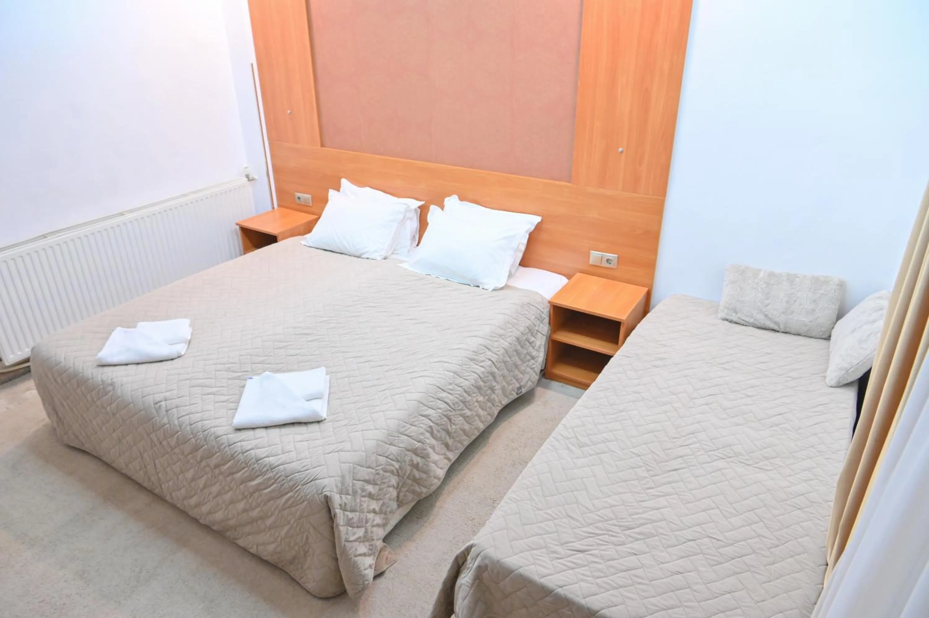 Hotel Rothmans-Breakfast - Free parking - Lobby