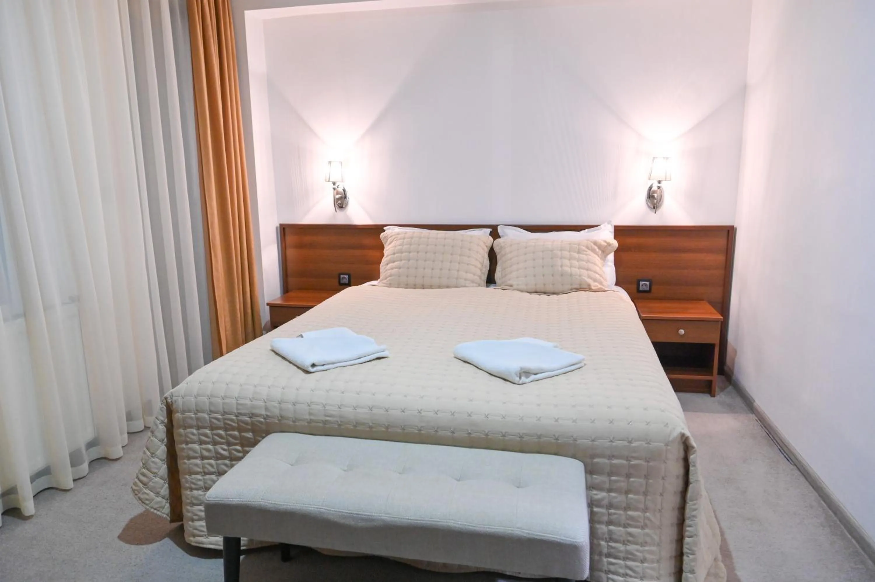 Hotel Rothmans-Breakfast - Free parking - Lobby