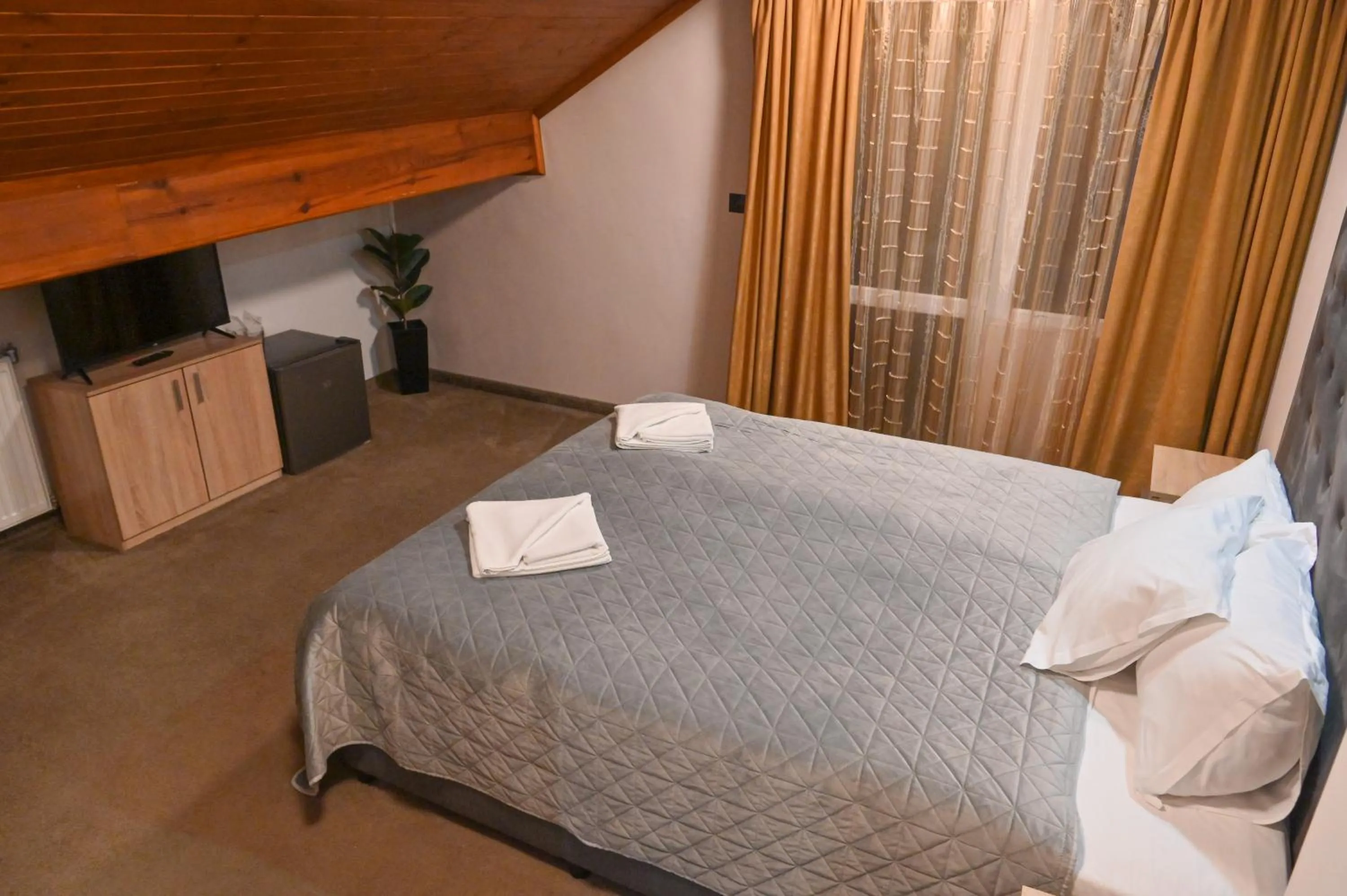 Hotel Rothmans-Breakfast - Free parking - Lobby