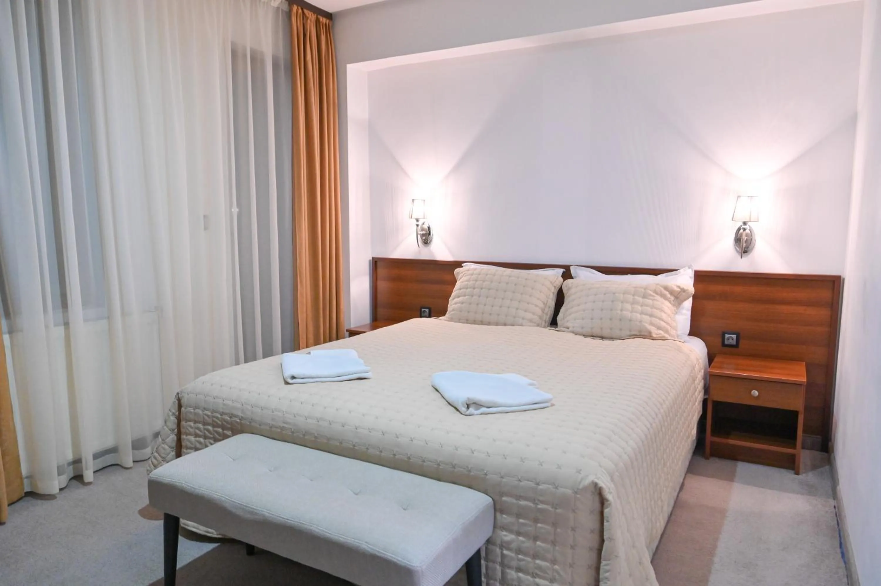 Hotel Rothmans-Breakfast - Free parking - Lobby