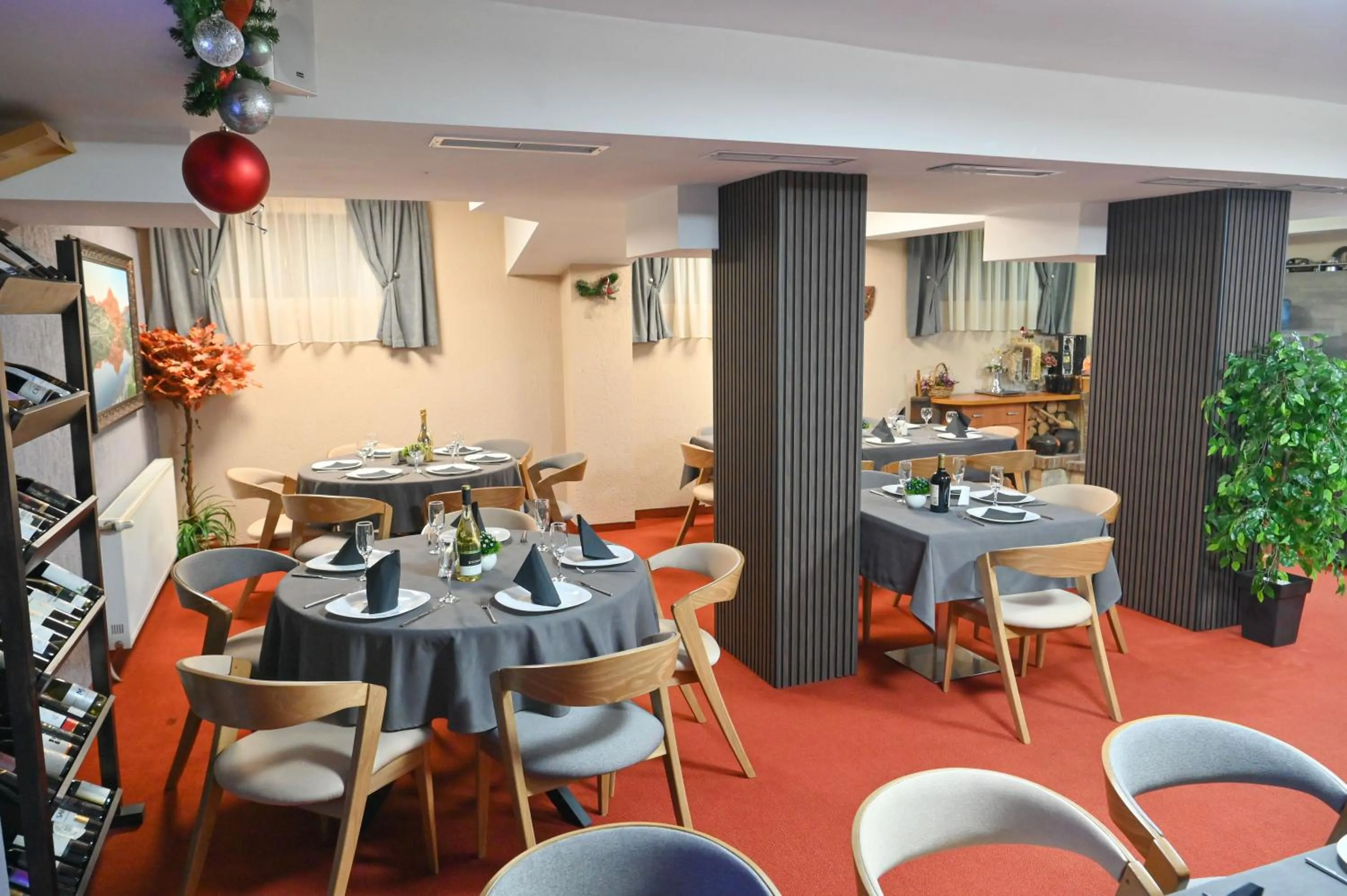 Hotel Rothmans-Breakfast - Free parking - Lobby