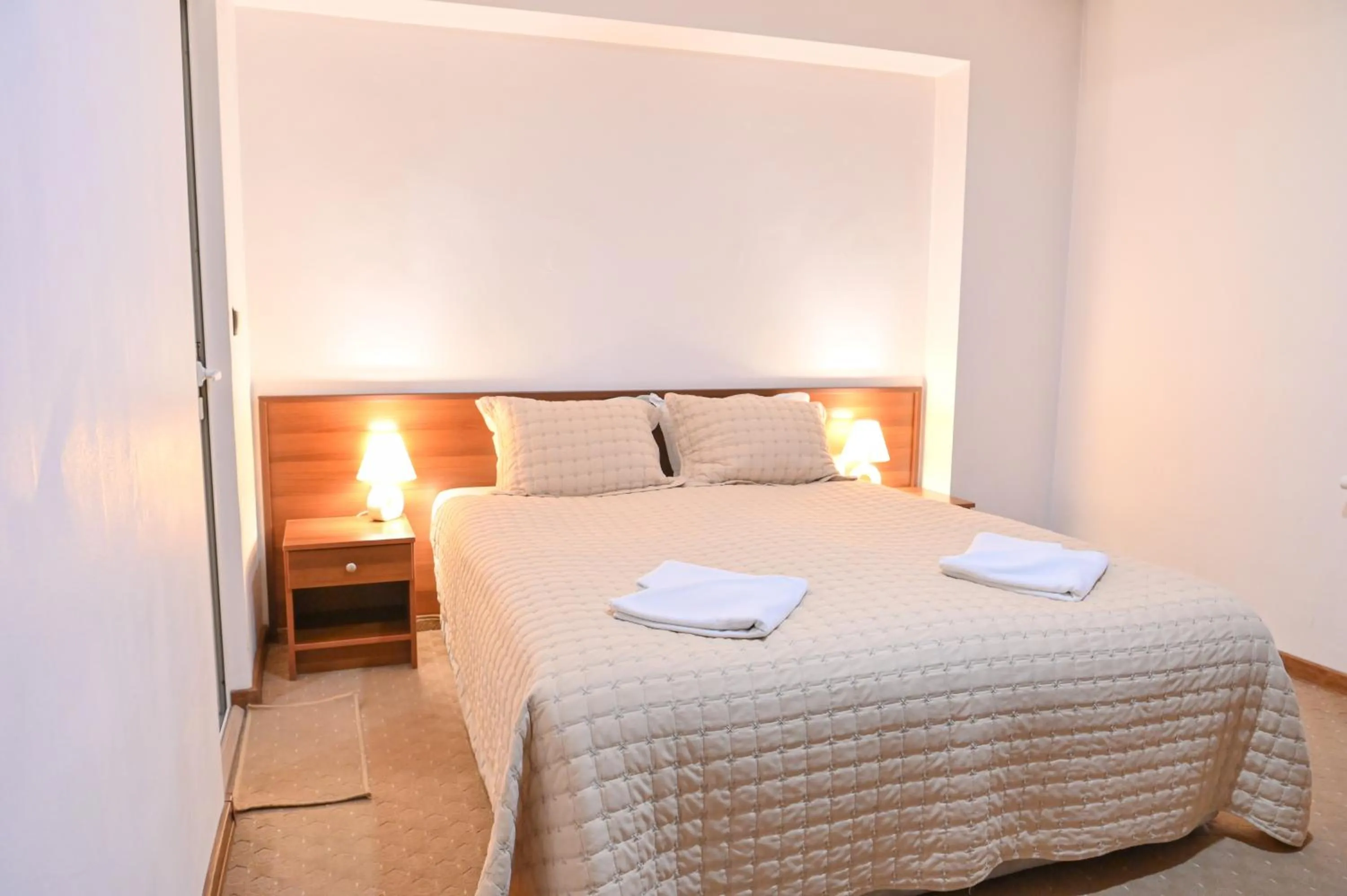 Hotel Rothmans-Breakfast - Free parking - Lobby