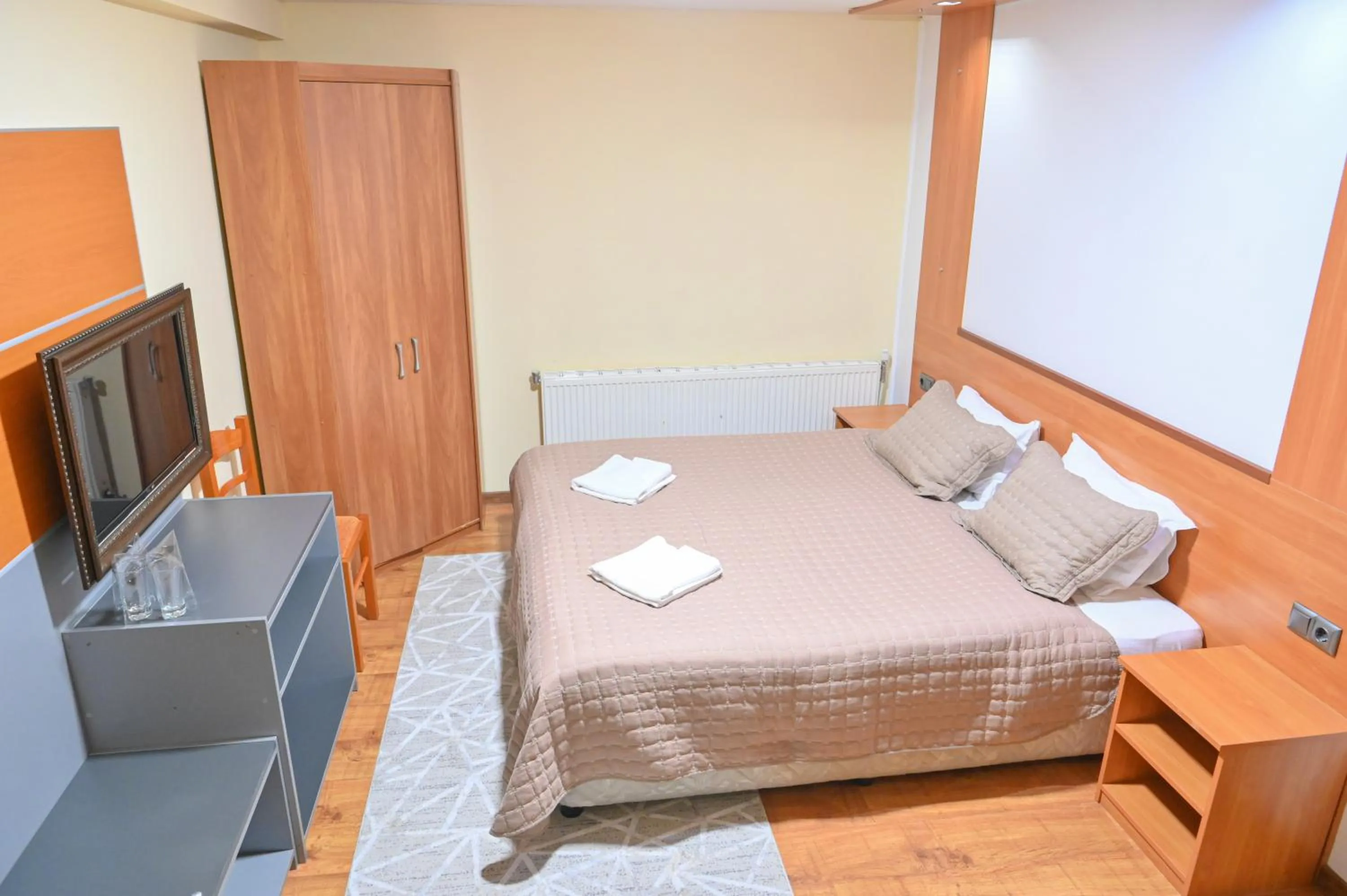 Hotel Rothmans-Breakfast - Free parking - Lobby