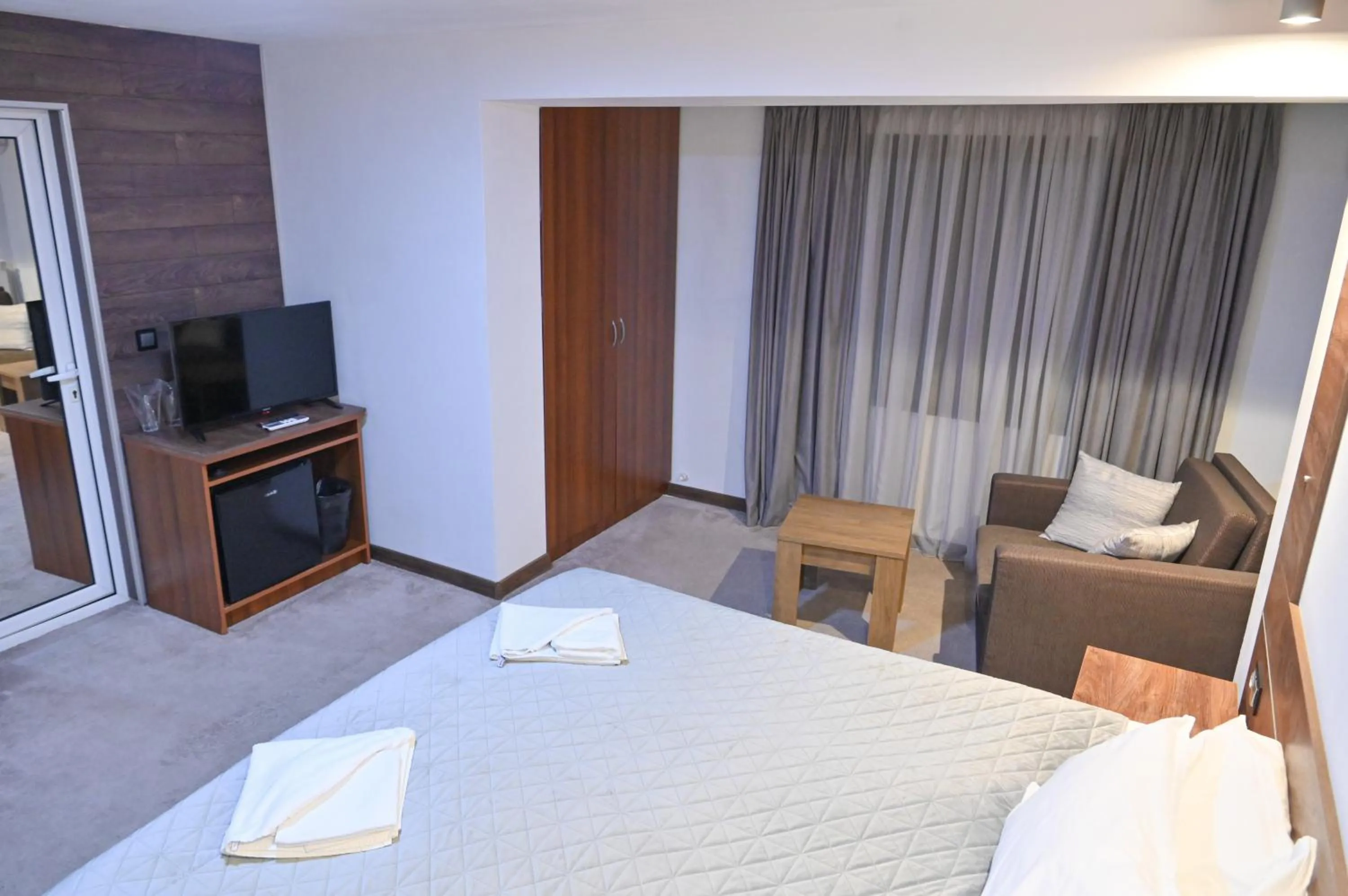 Hotel Rothmans-Breakfast - Free parking - Lobby