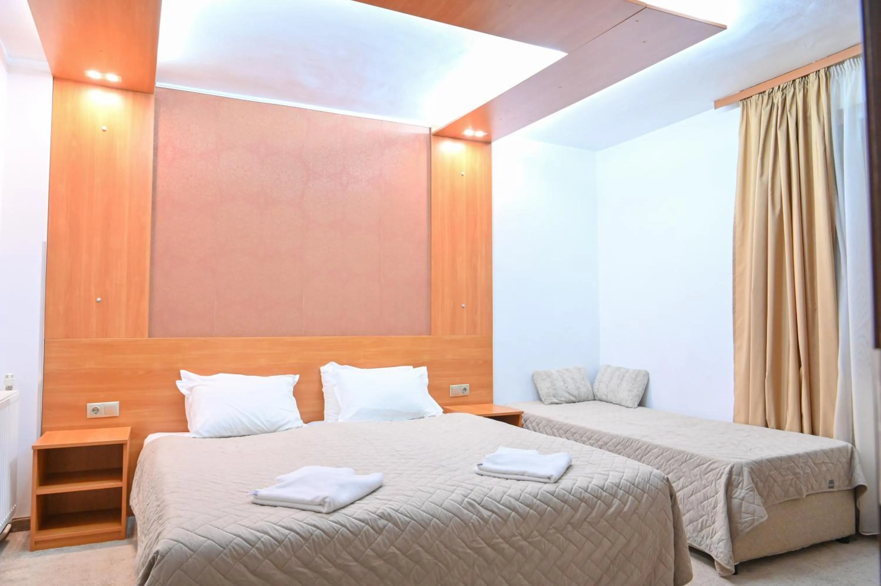 Hotel Rothmans-Breakfast - Free parking - Lobby