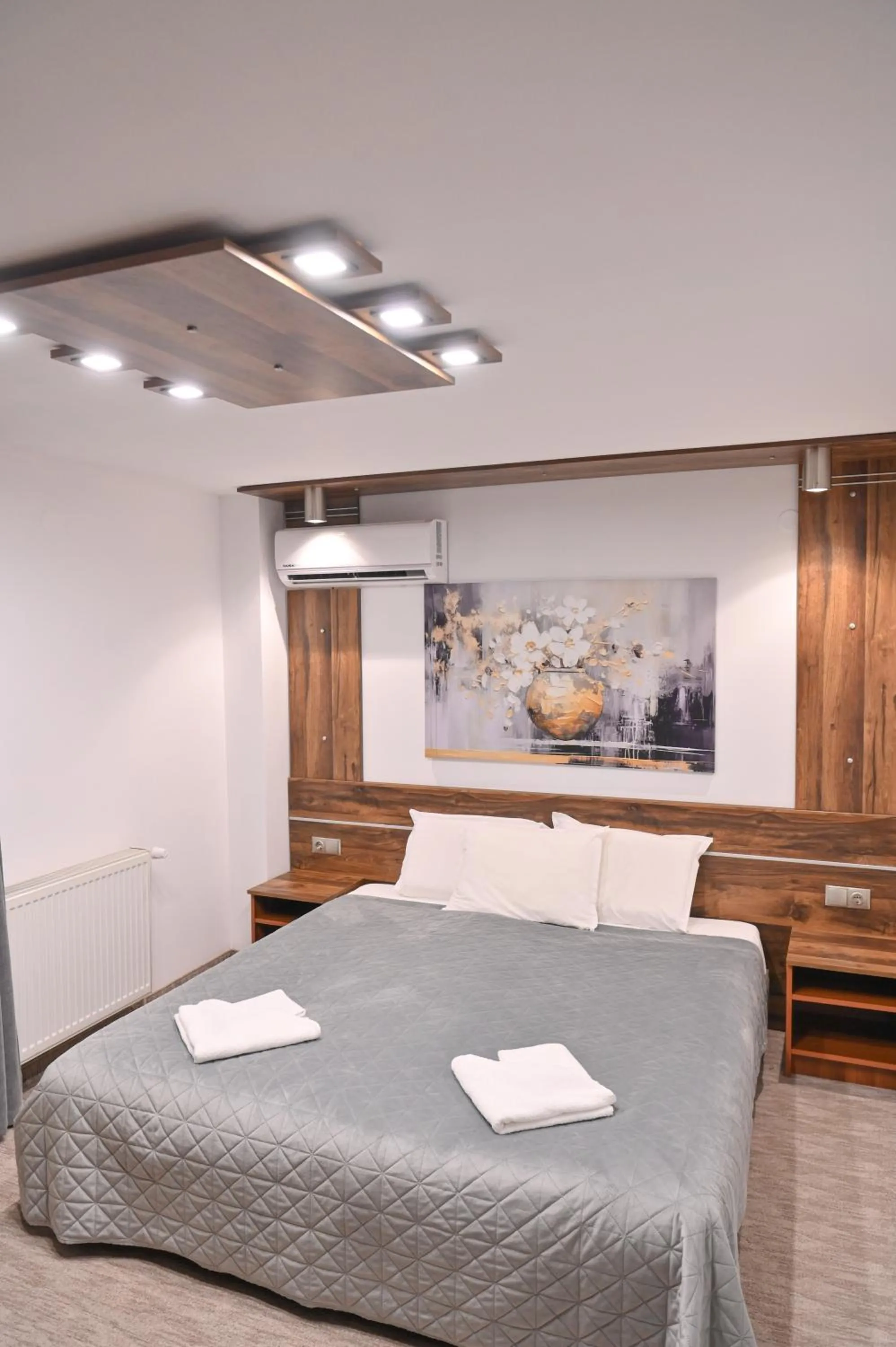 Hotel Rothmans-Breakfast - Free parking - Lobby