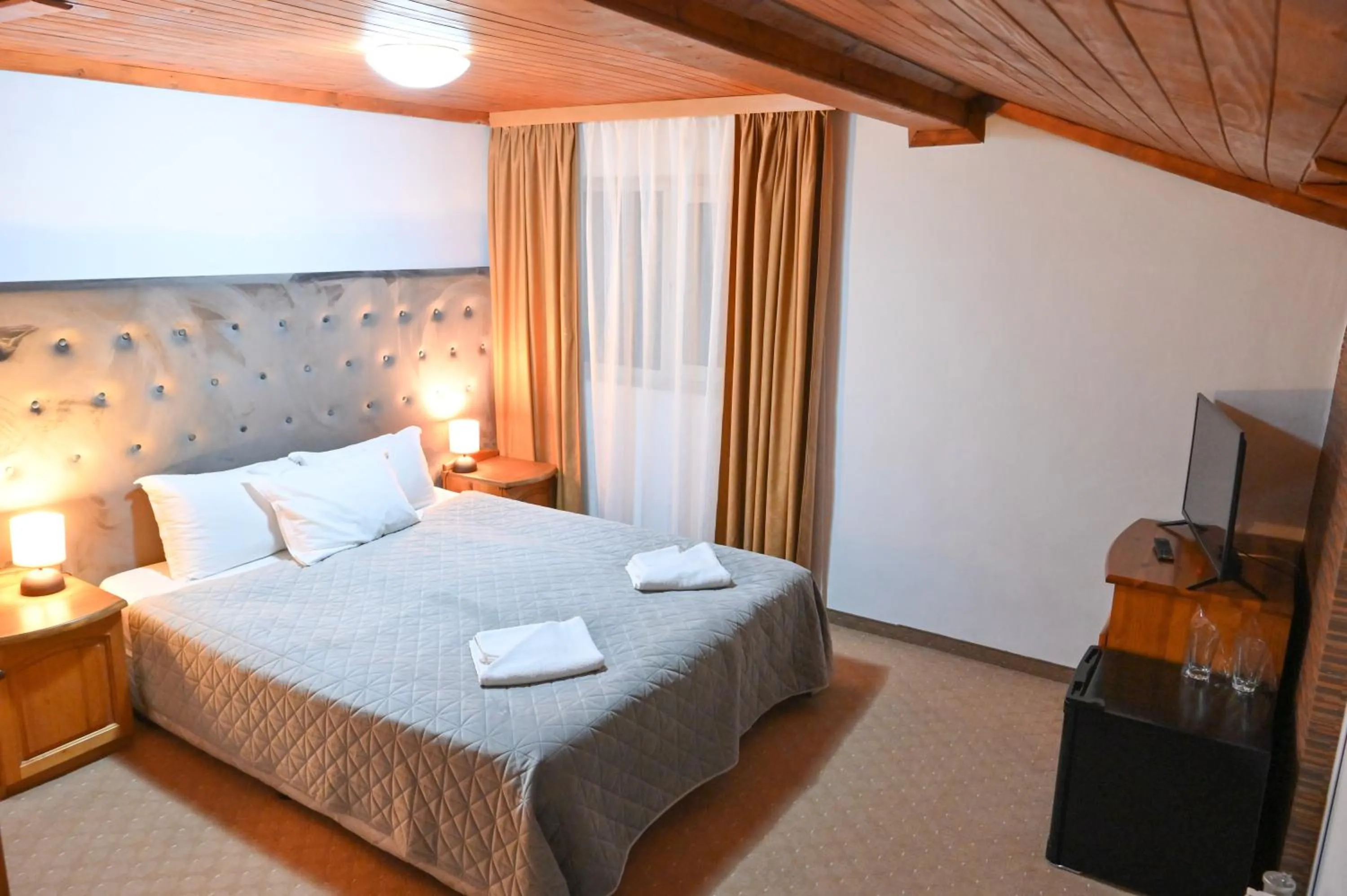 Hotel Rothmans-Breakfast - Free parking - Lobby