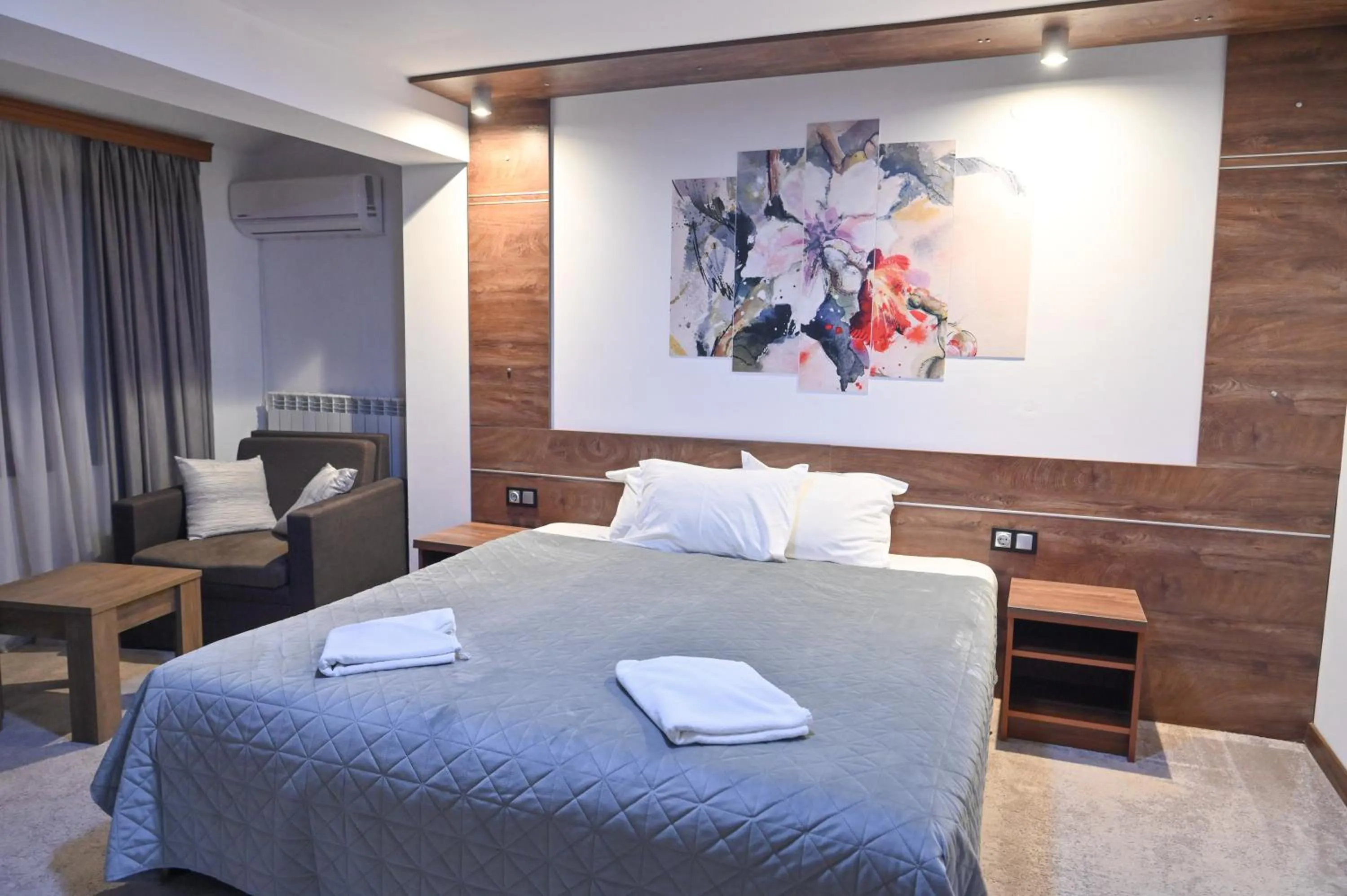 Hotel Rothmans-Breakfast - Free parking - Lobby