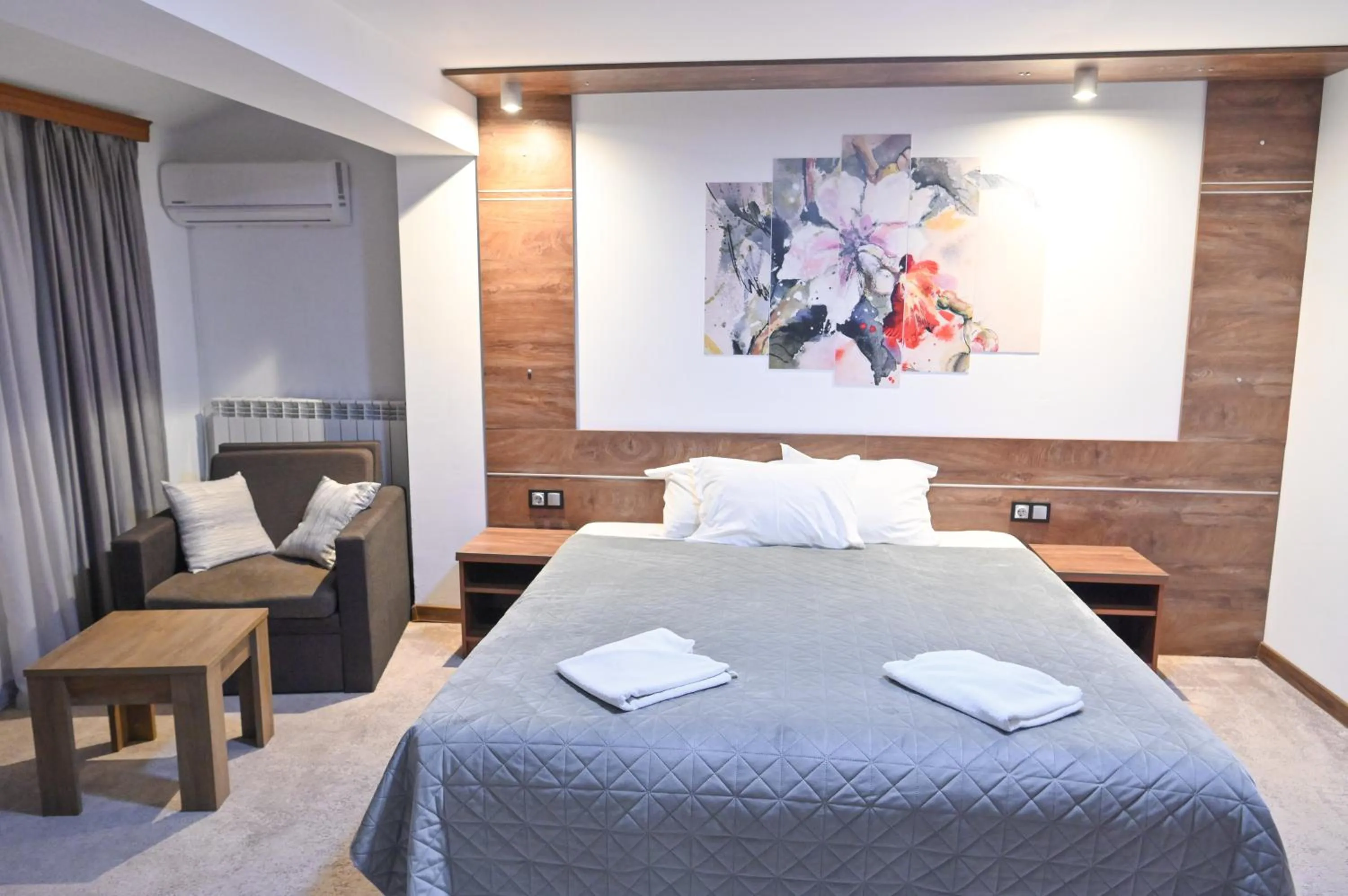 Hotel Rothmans-Breakfast - Free parking - Lobby