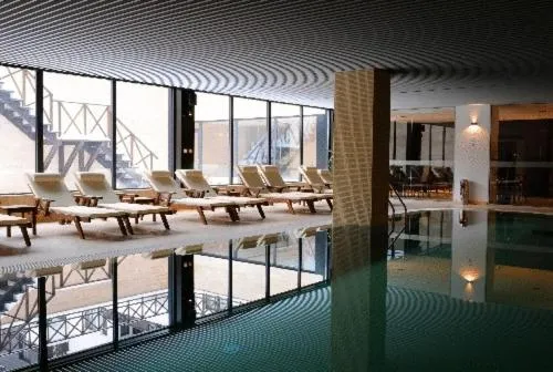 Swimming pool in Aparthotel Aspen