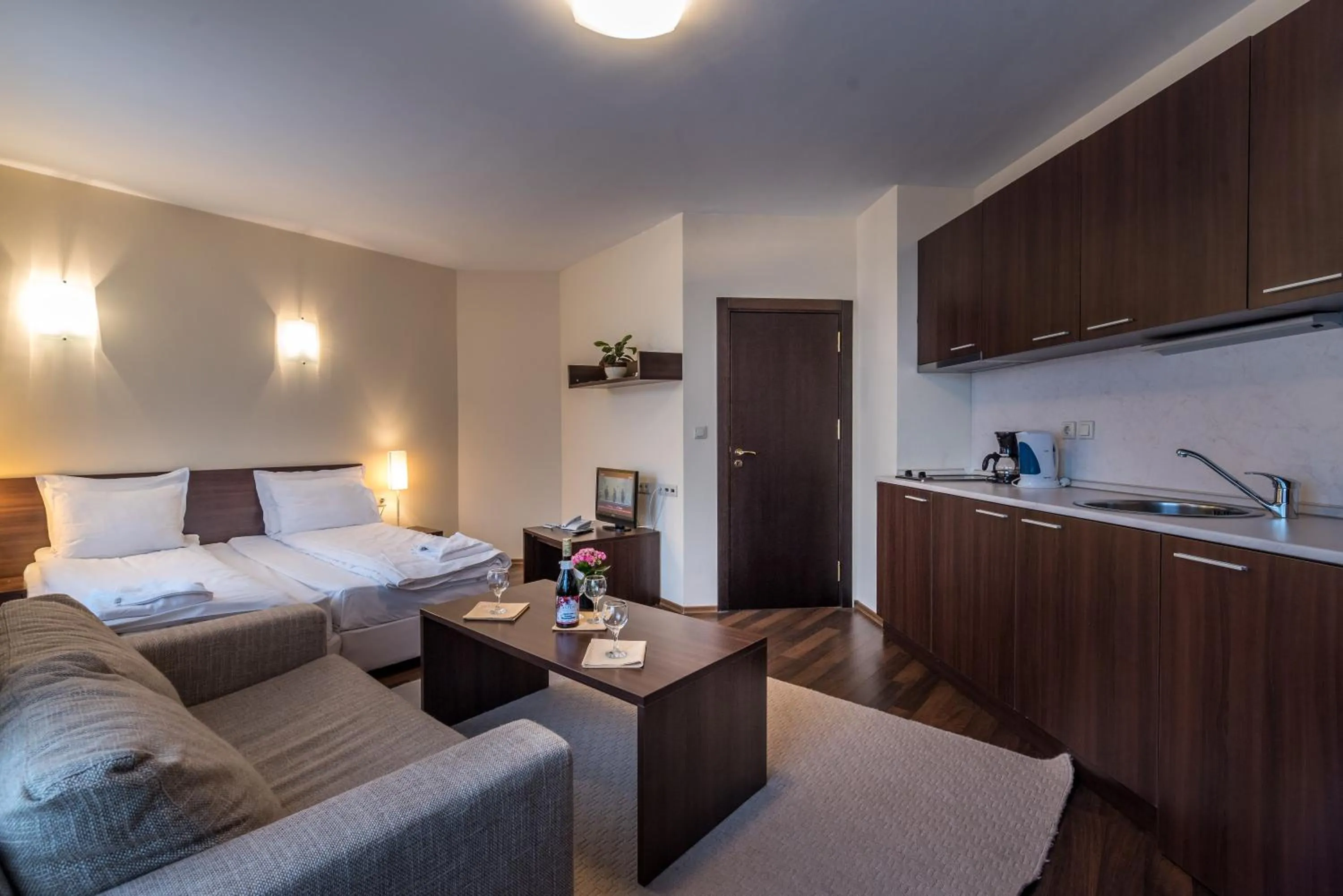 Photo of the whole room, Bed in Aparthotel Aspen