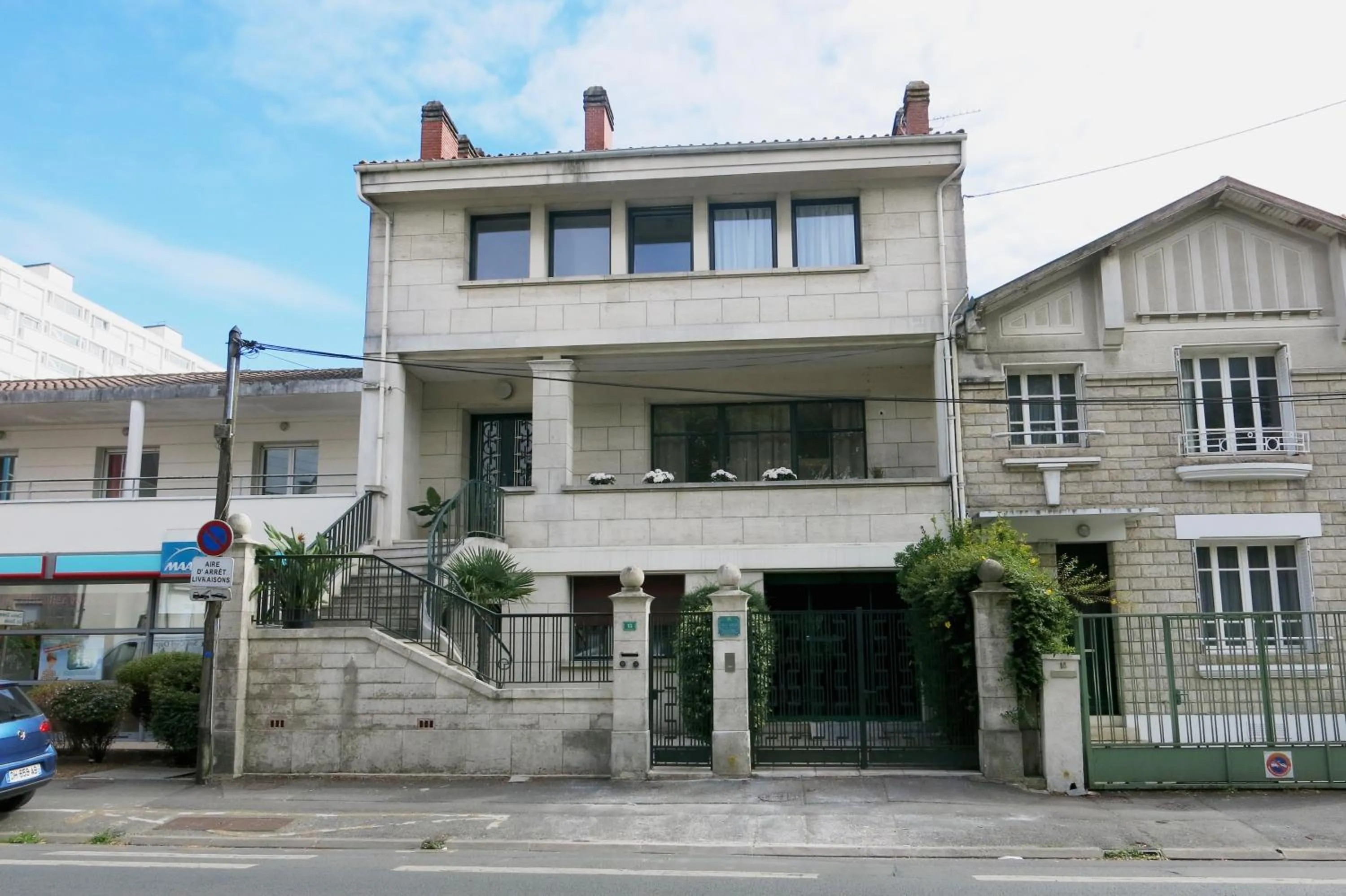 Property building in Villa Verde La Rochelle