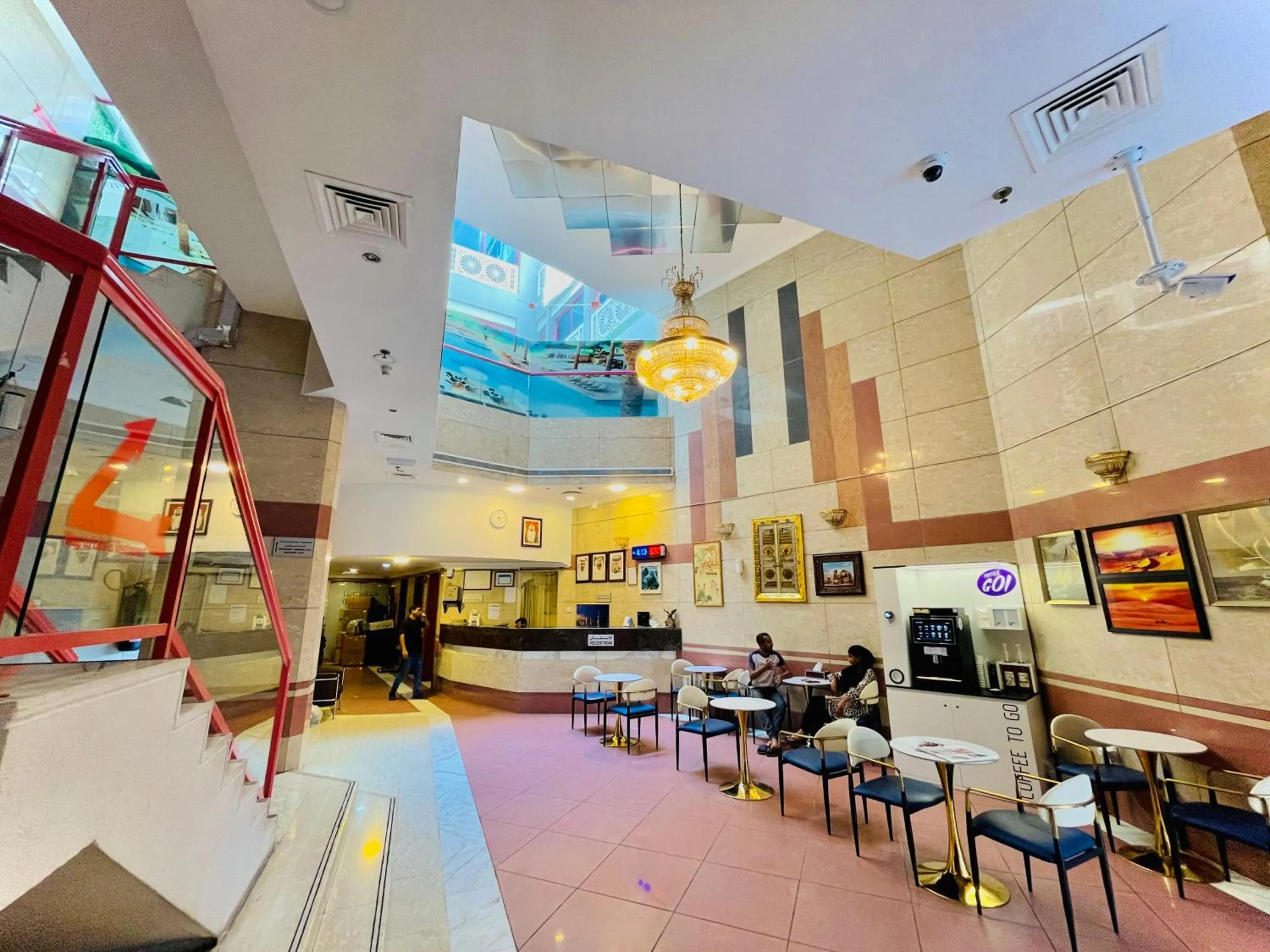 Lobby or reception in Queens Hotel Next Sabkha Bus Station