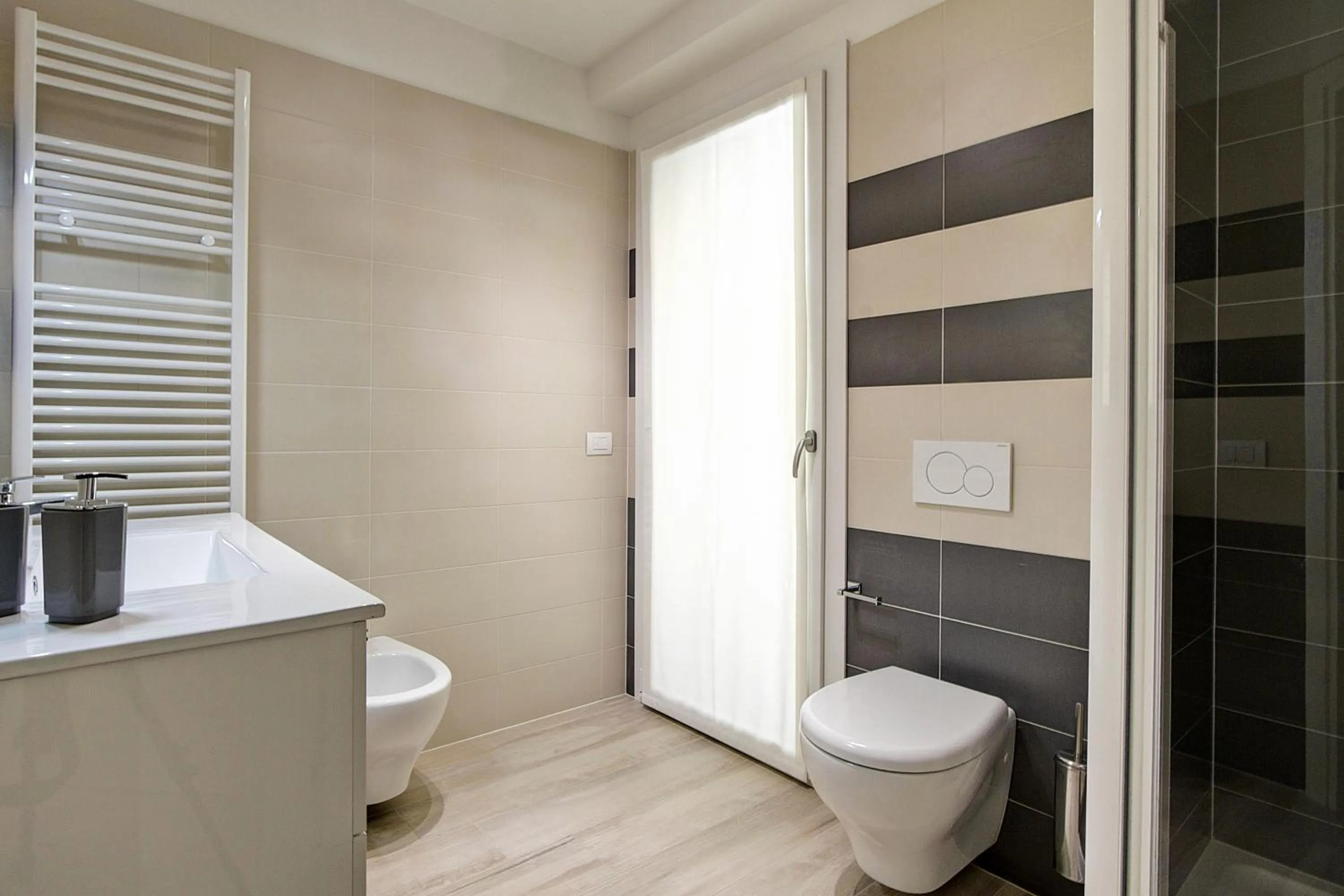 Toilet in Residence Armony