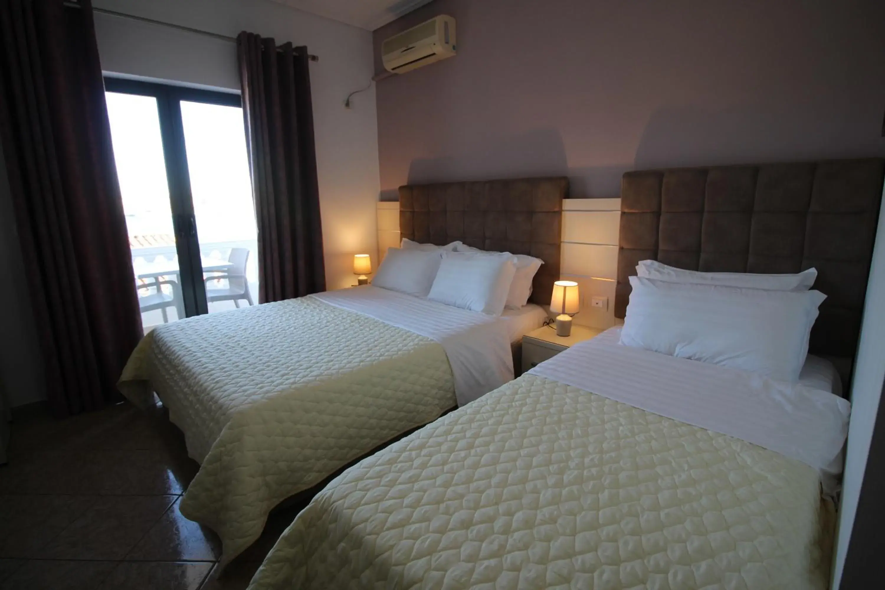 Triple Room with Balcony in Julia Hotel Triple Room with Balcony in Julia Hotel