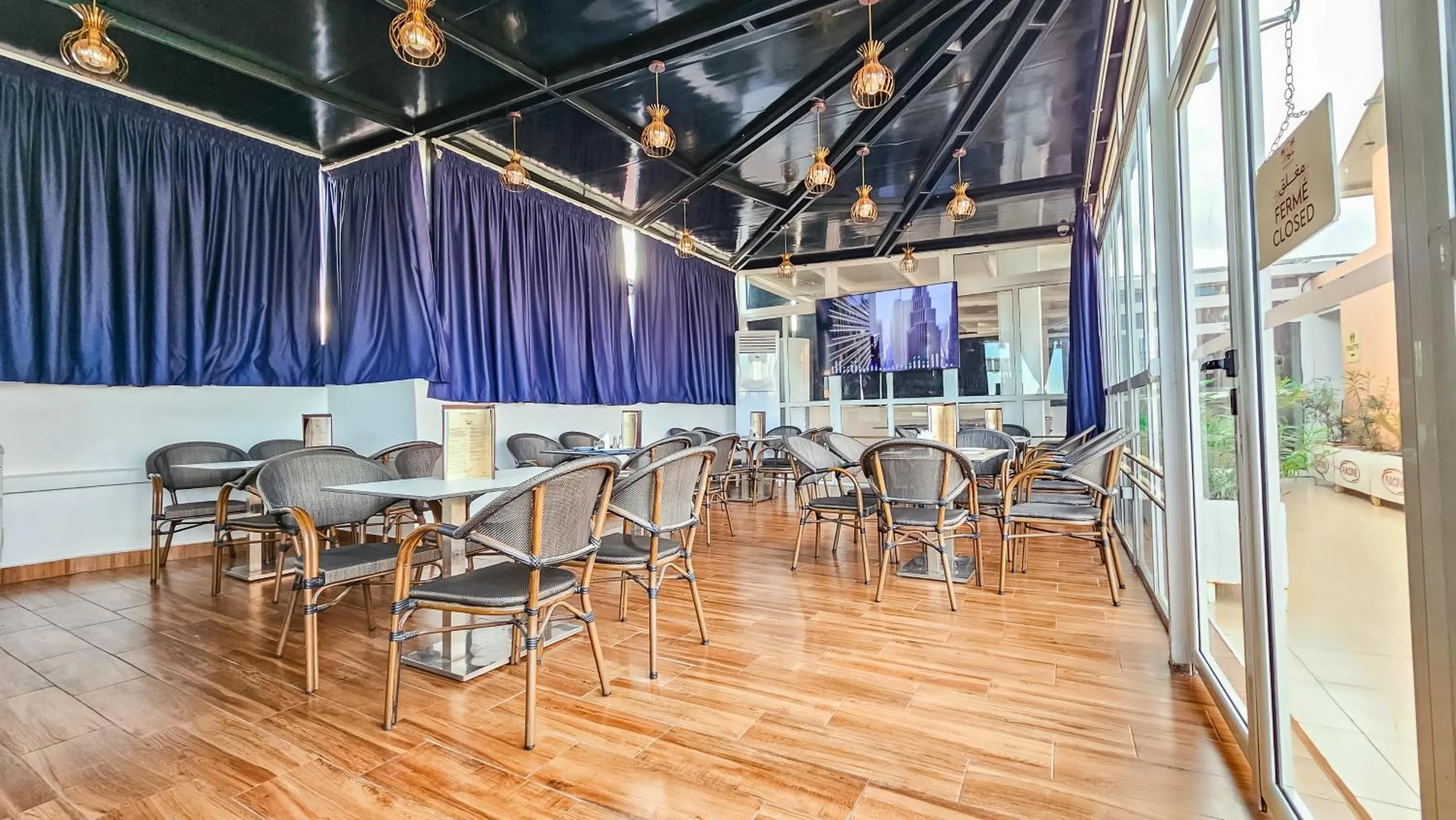 Restaurant/places to eat in Hôtel Racine