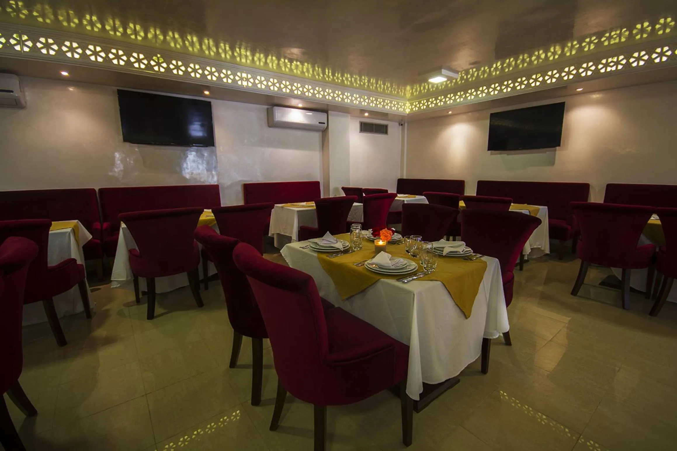 Restaurant/places to eat in Hôtel Racine