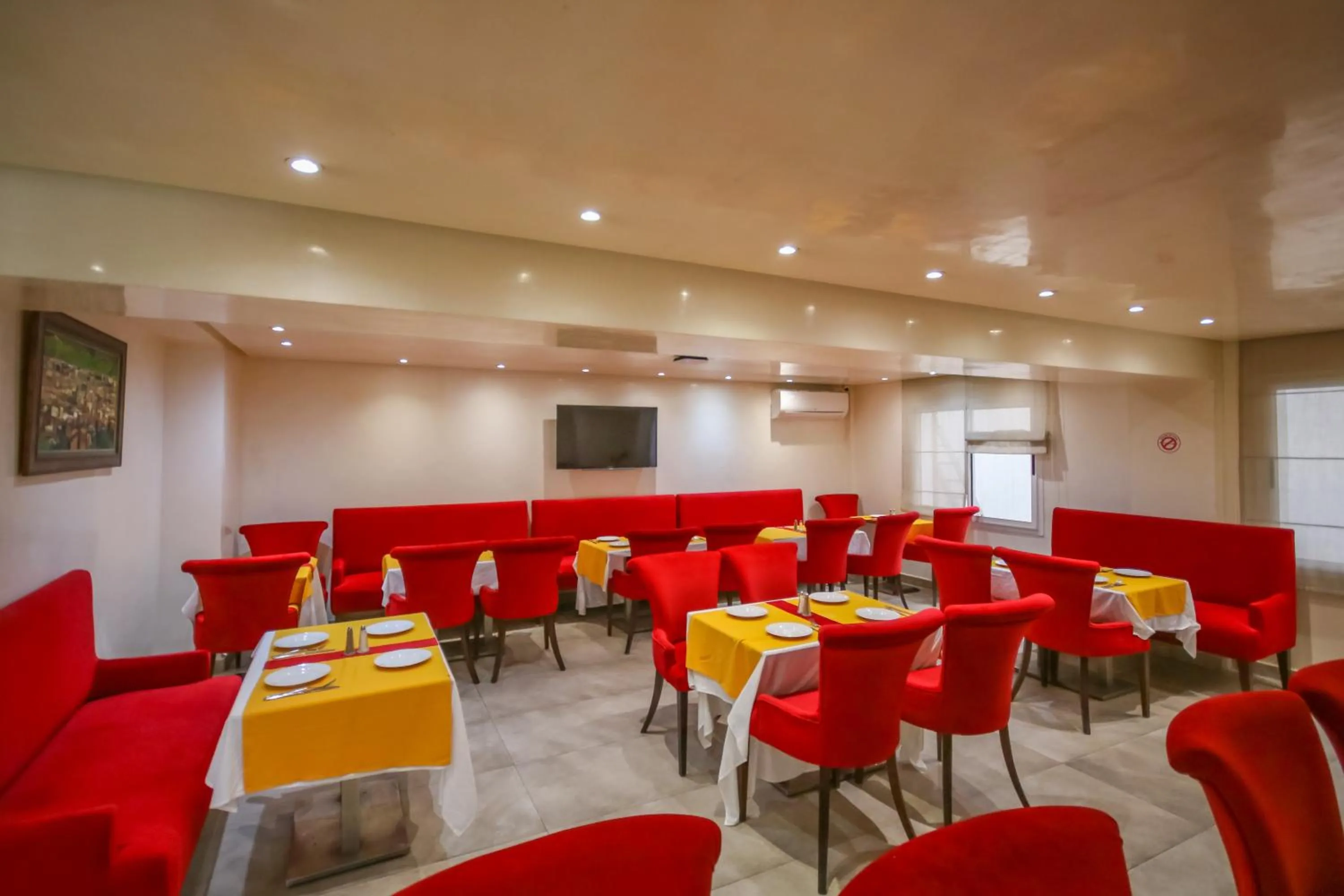 Restaurant/places to eat in Hôtel Racine