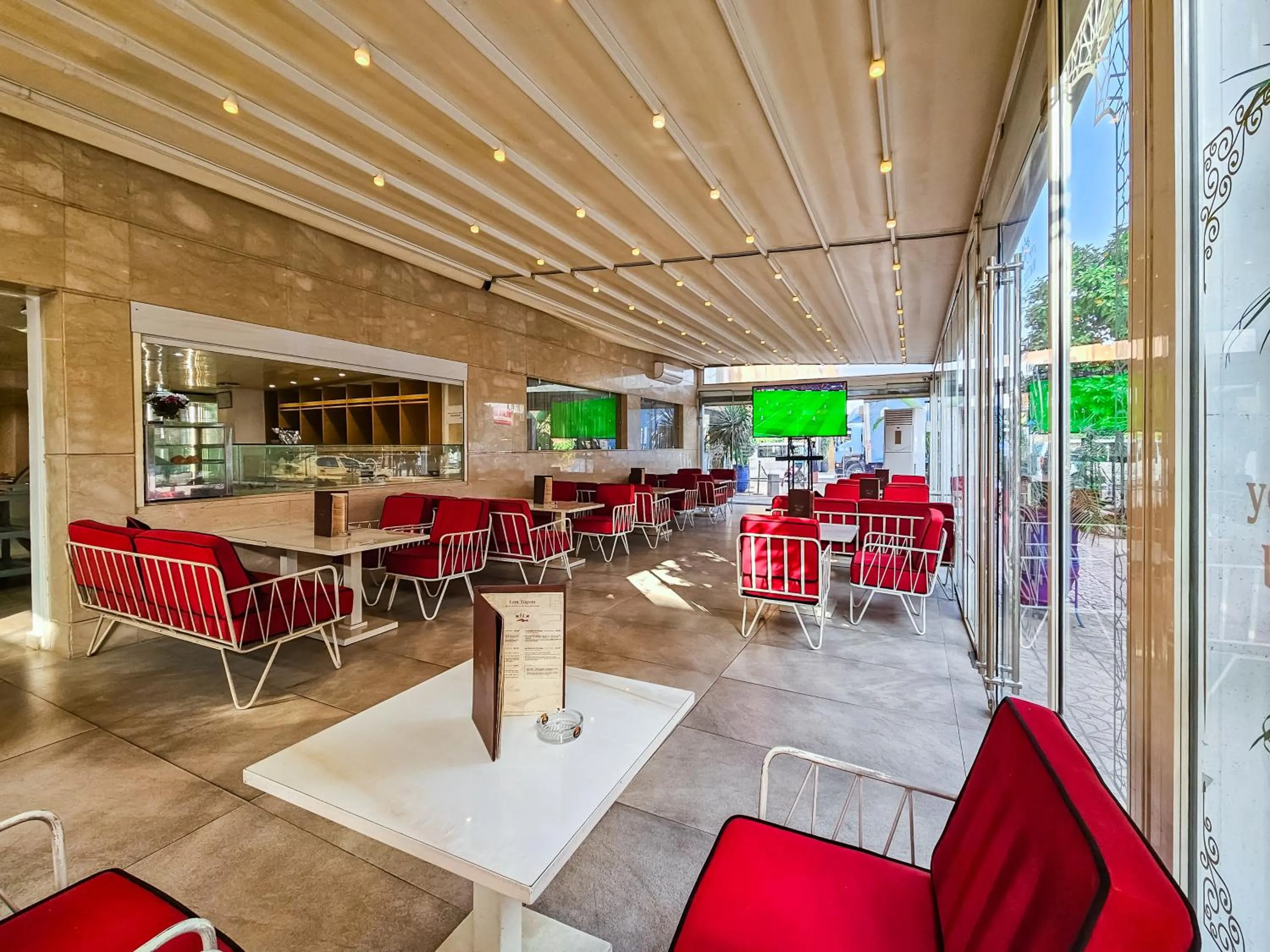 Restaurant/places to eat in Hôtel Racine