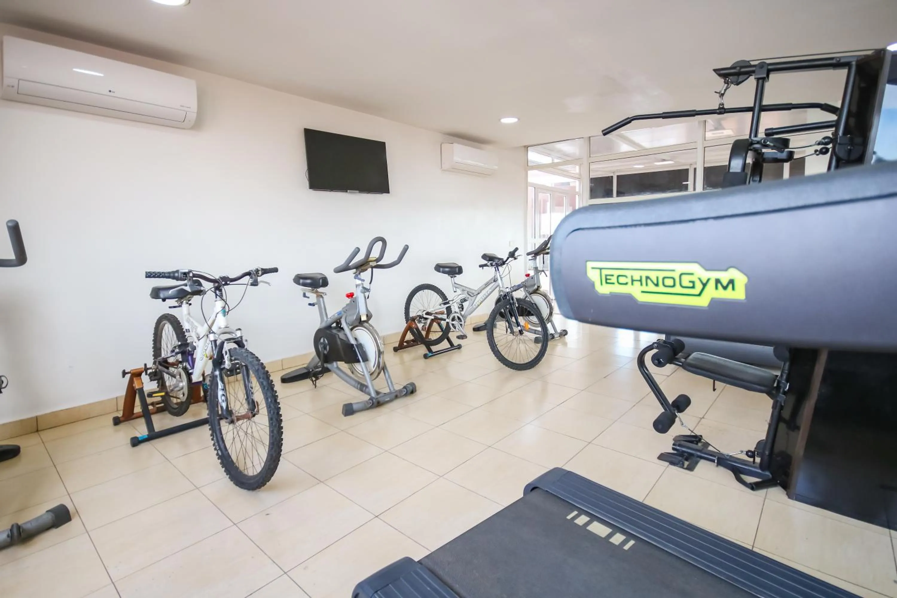 Fitness centre/facilities in Hôtel Racine