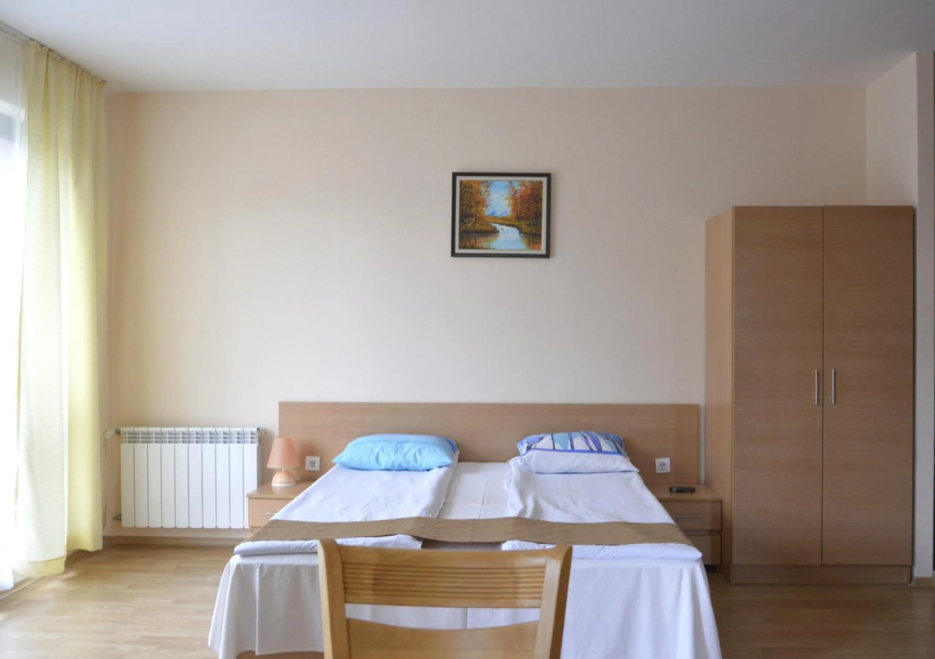 Bedroom, Bed in Persey Flora Apartments