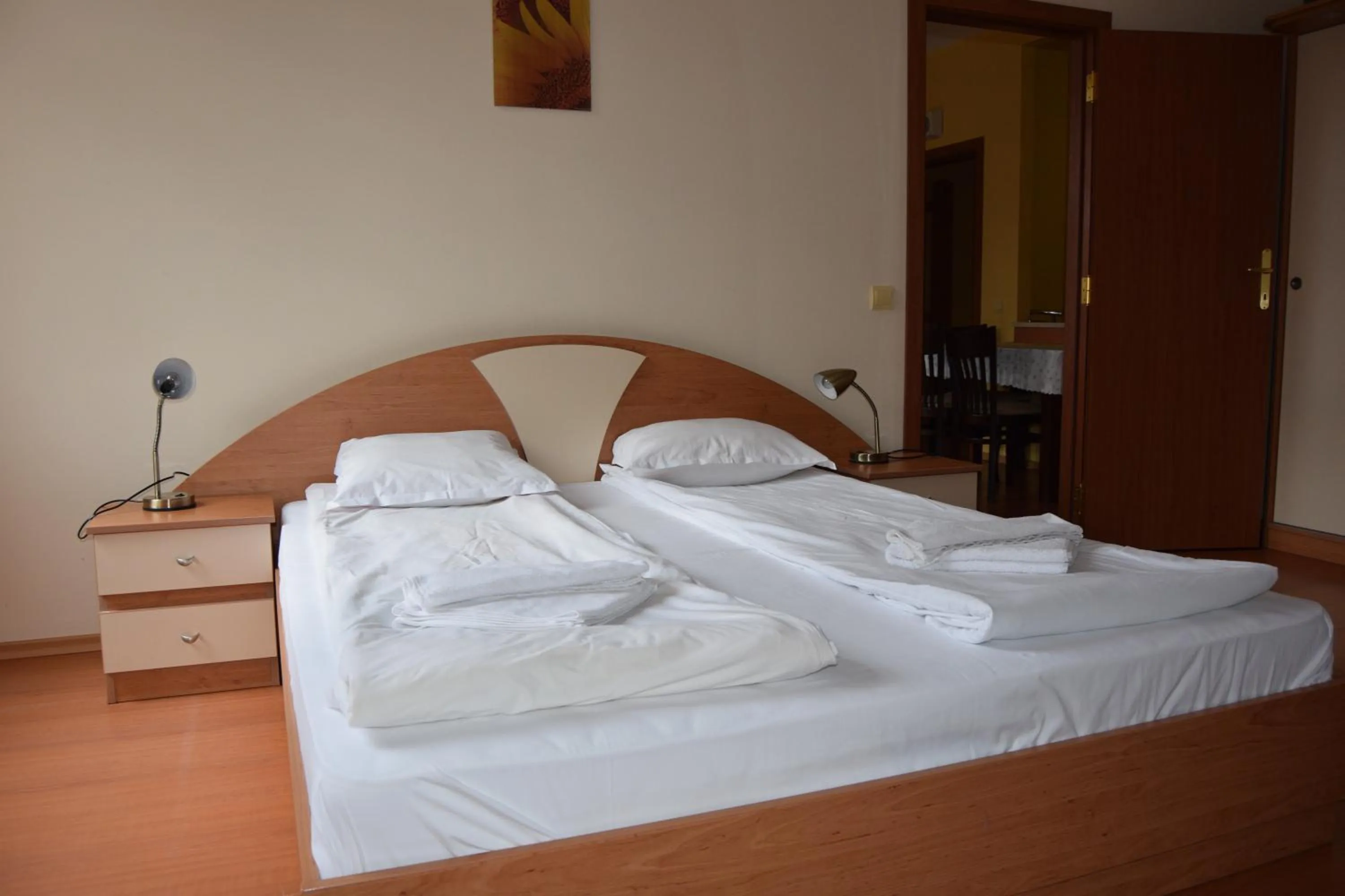 Bed in Persey Flora Apartments