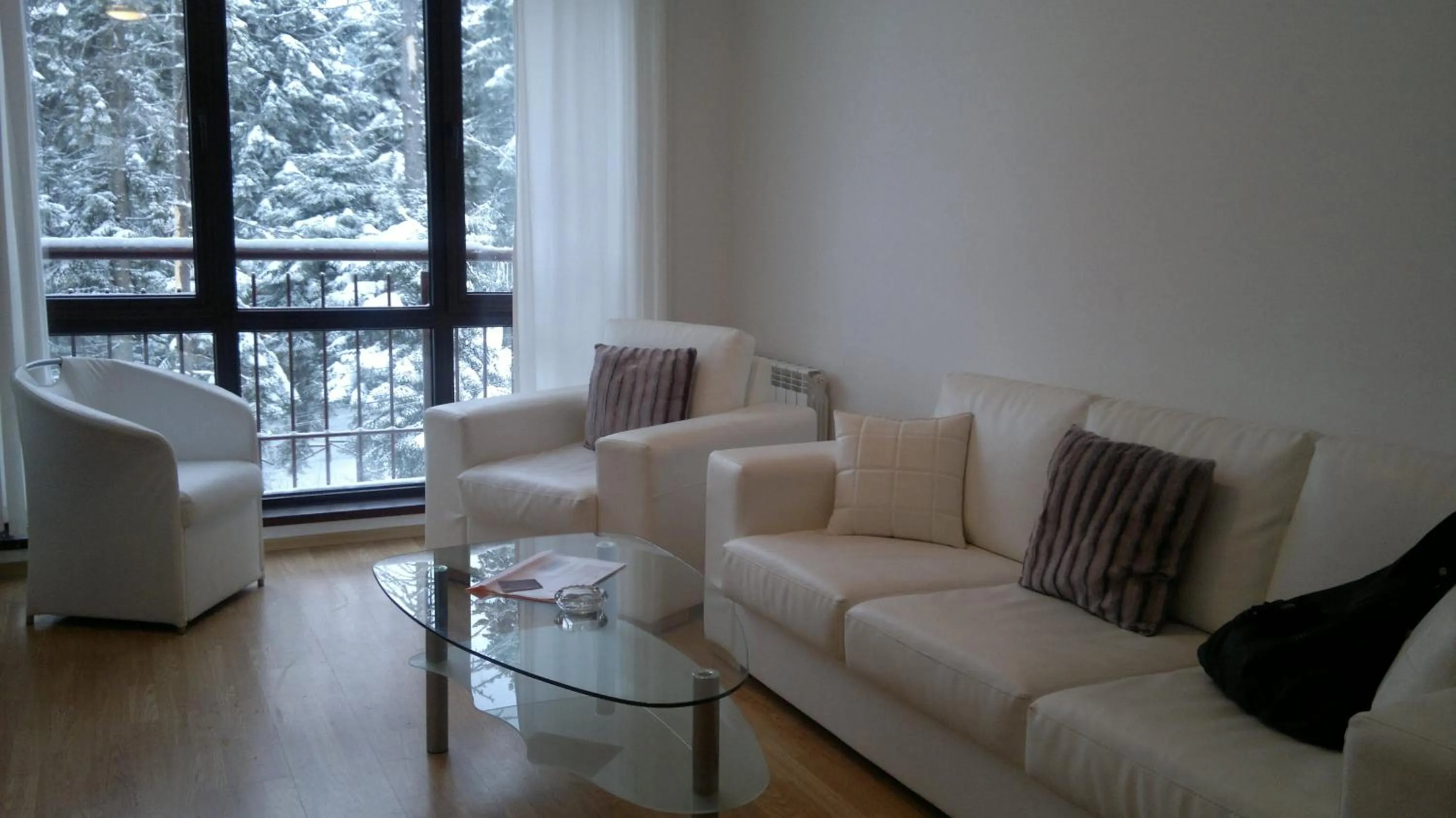 Seating area in Persey Flora Apartments