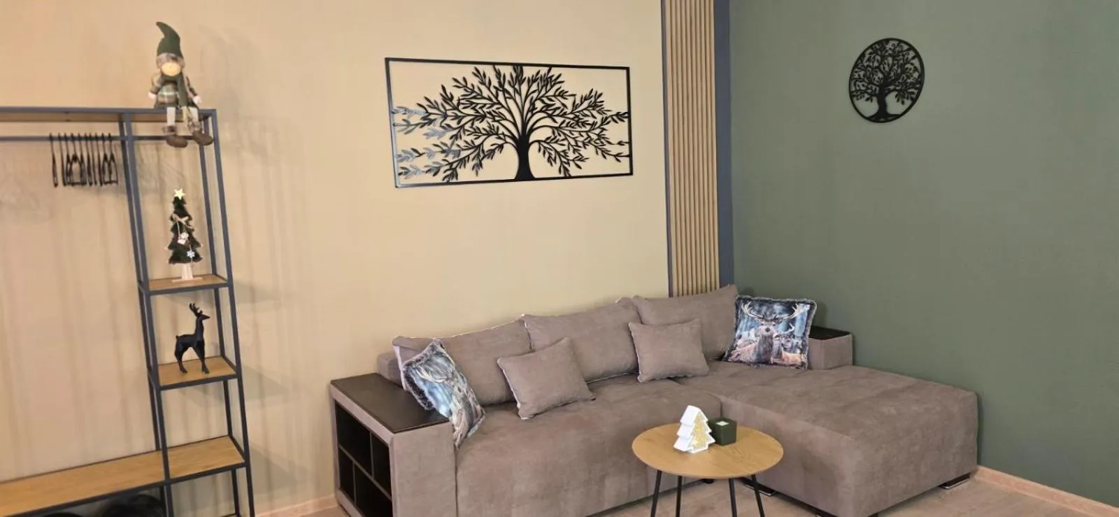 Seating area in Persey Flora Apartments