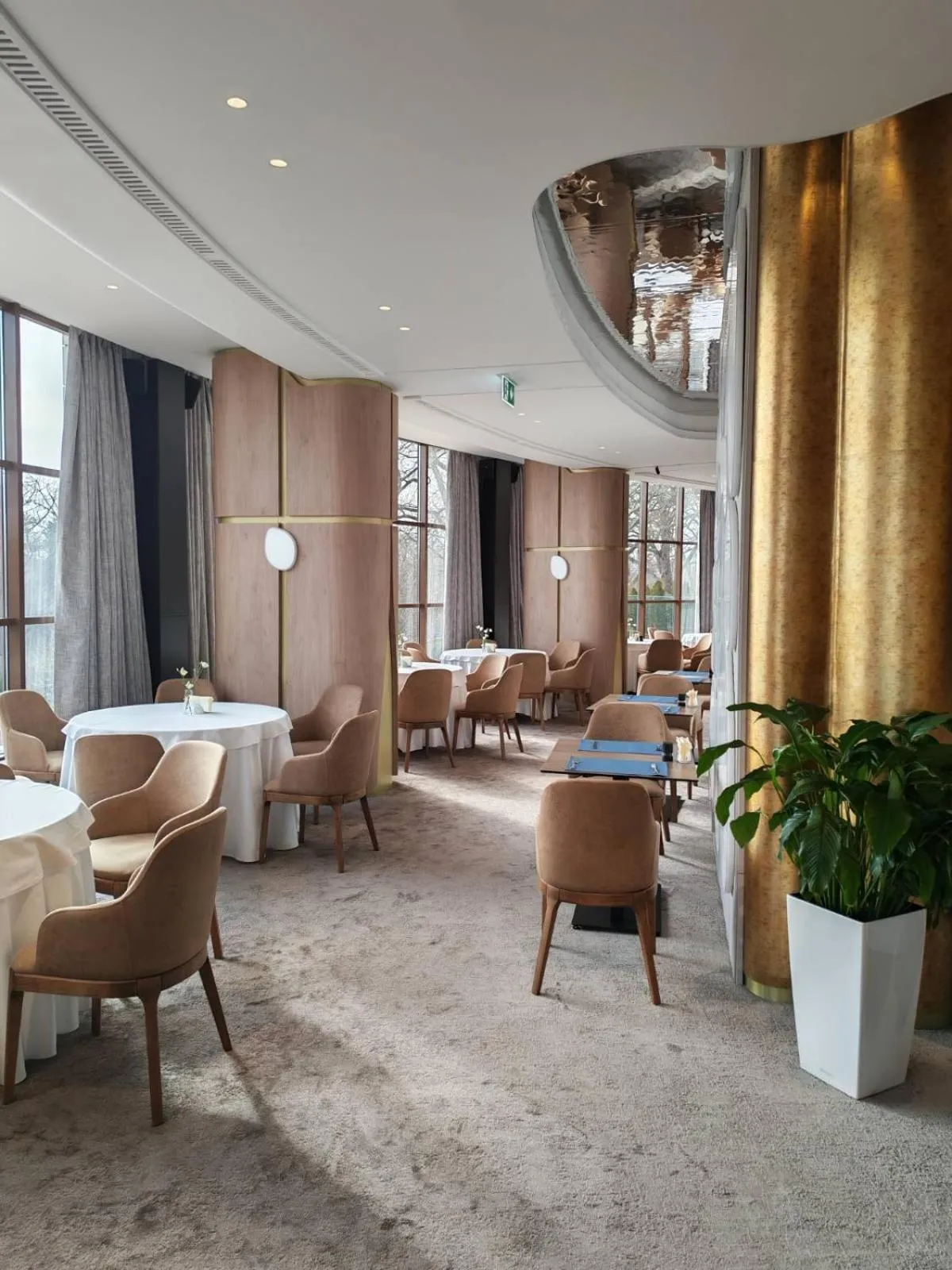 Restaurant/places to eat in Rosslyn Dimyat Hotel Varna