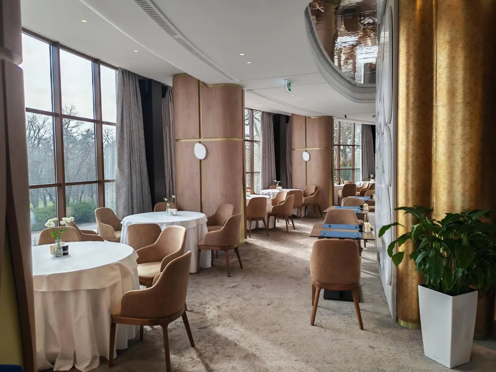 Restaurant/places to eat in Rosslyn Dimyat Hotel Varna