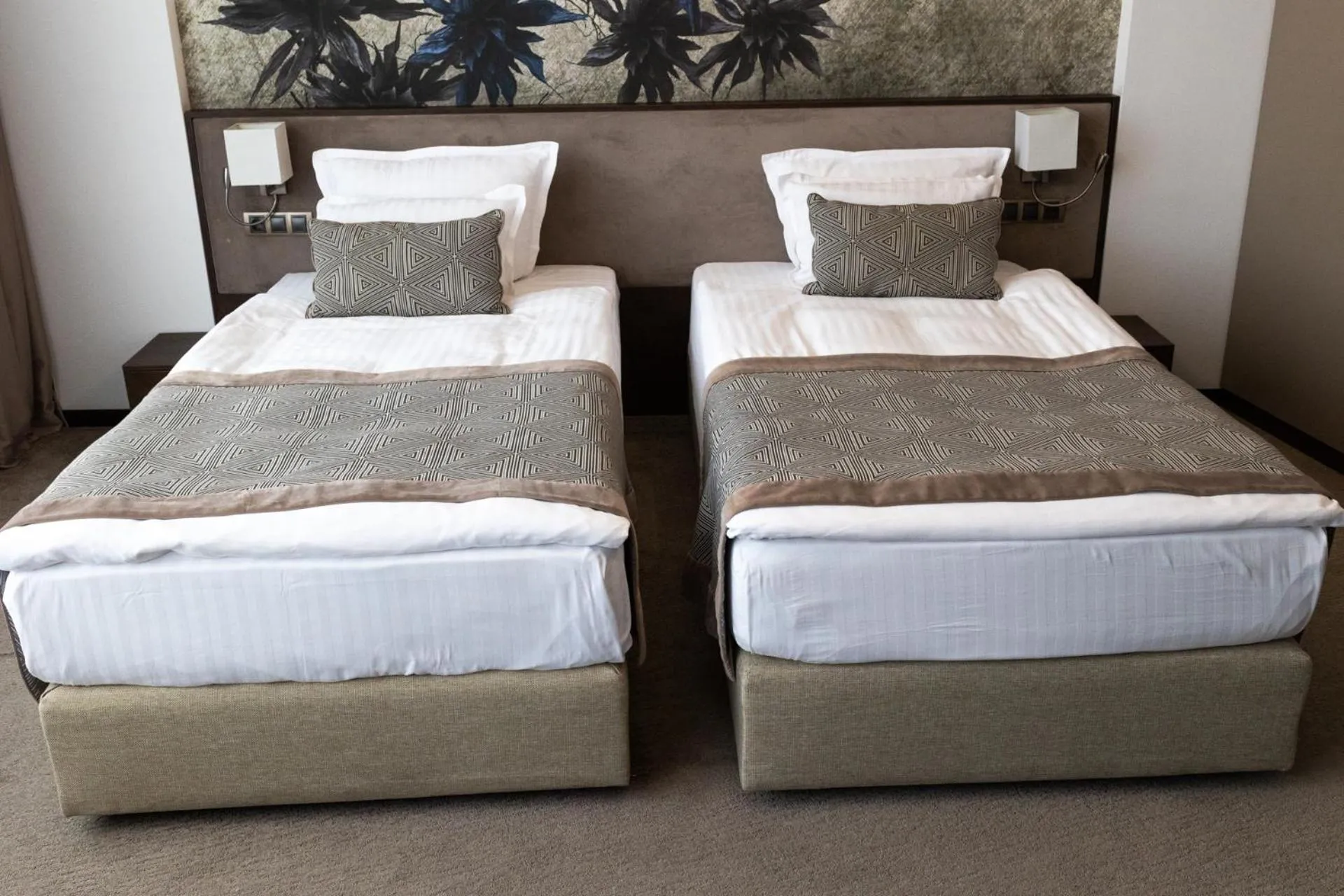 Photo of the whole room, Bed in Rosslyn Dimyat Hotel Varna