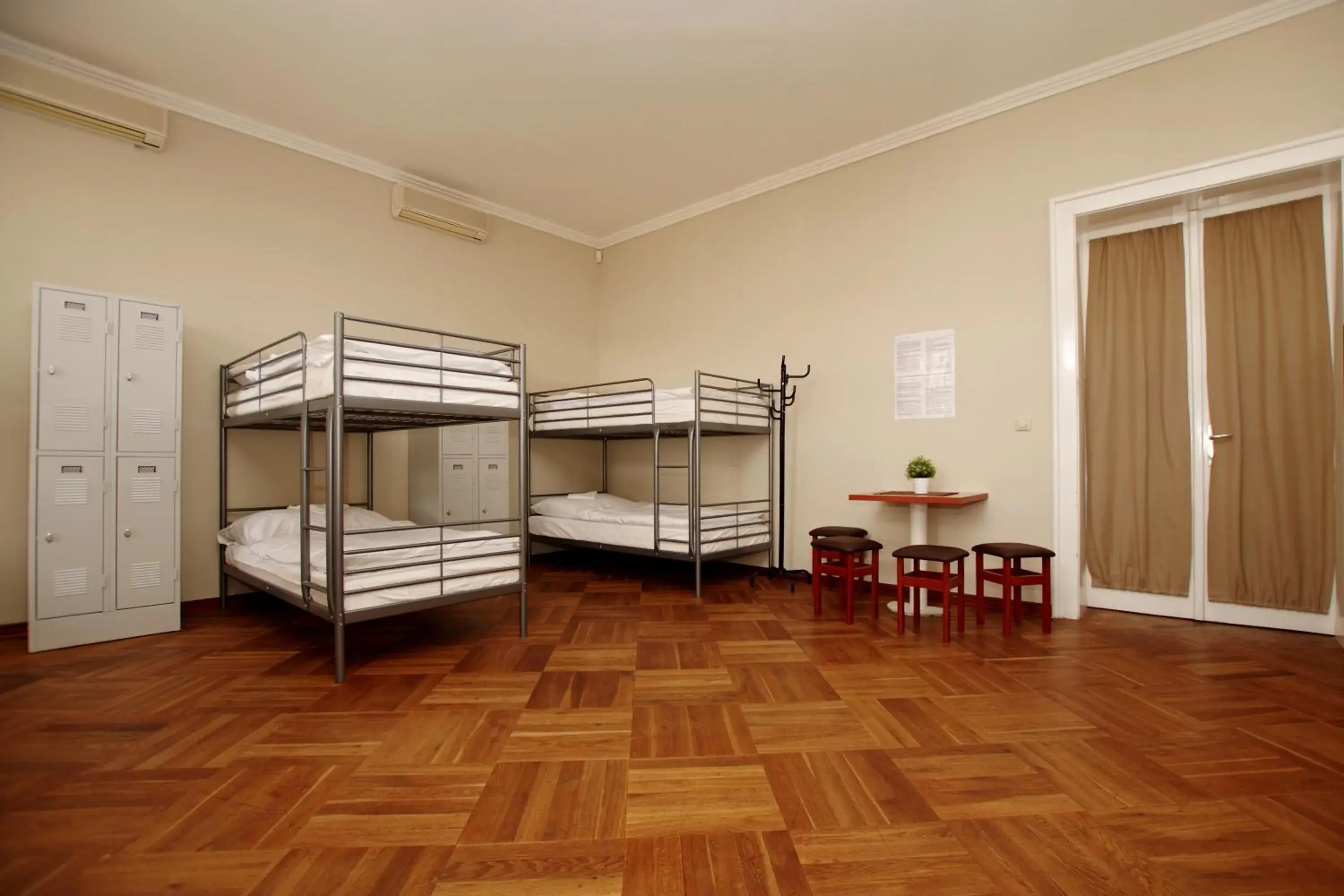 Bed in 14-Bed Dormitory Room in Onefam Old Town Bed in 14-Bed Dormitory Room in Onefam Old Town