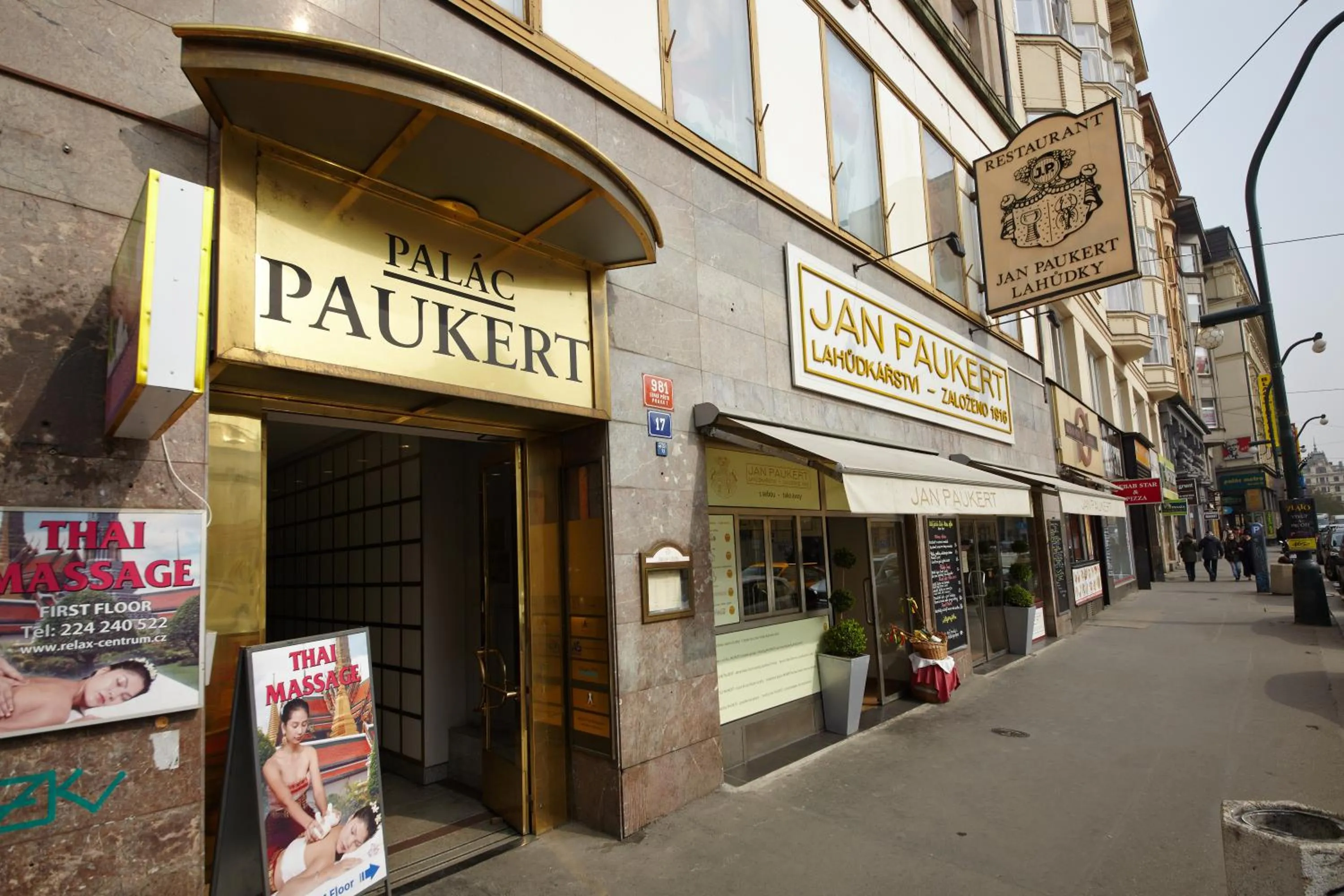 Facade/entrance in Onefam Old Town