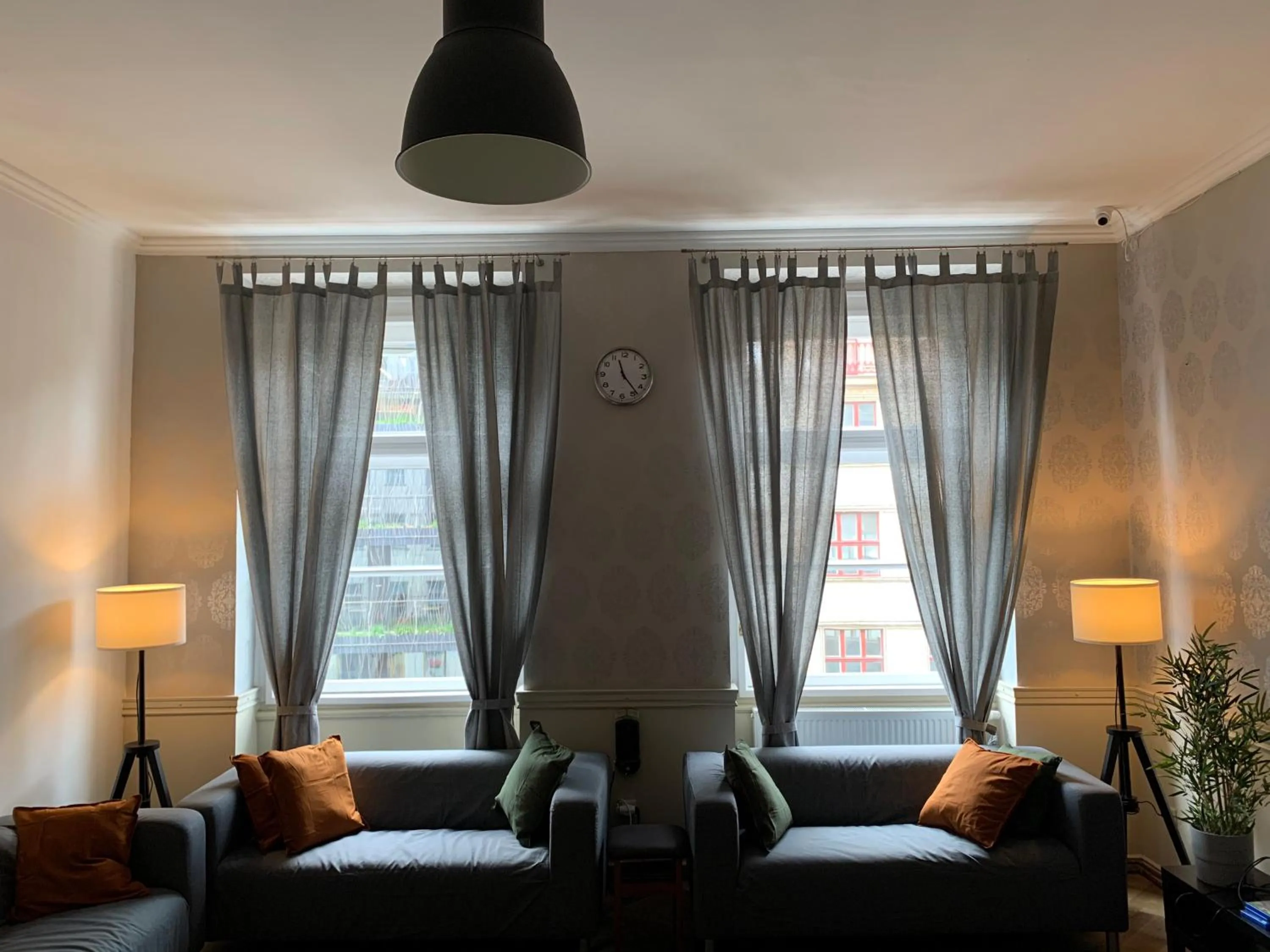 Communal lounge/ TV room, Bed in Onefam Old Town