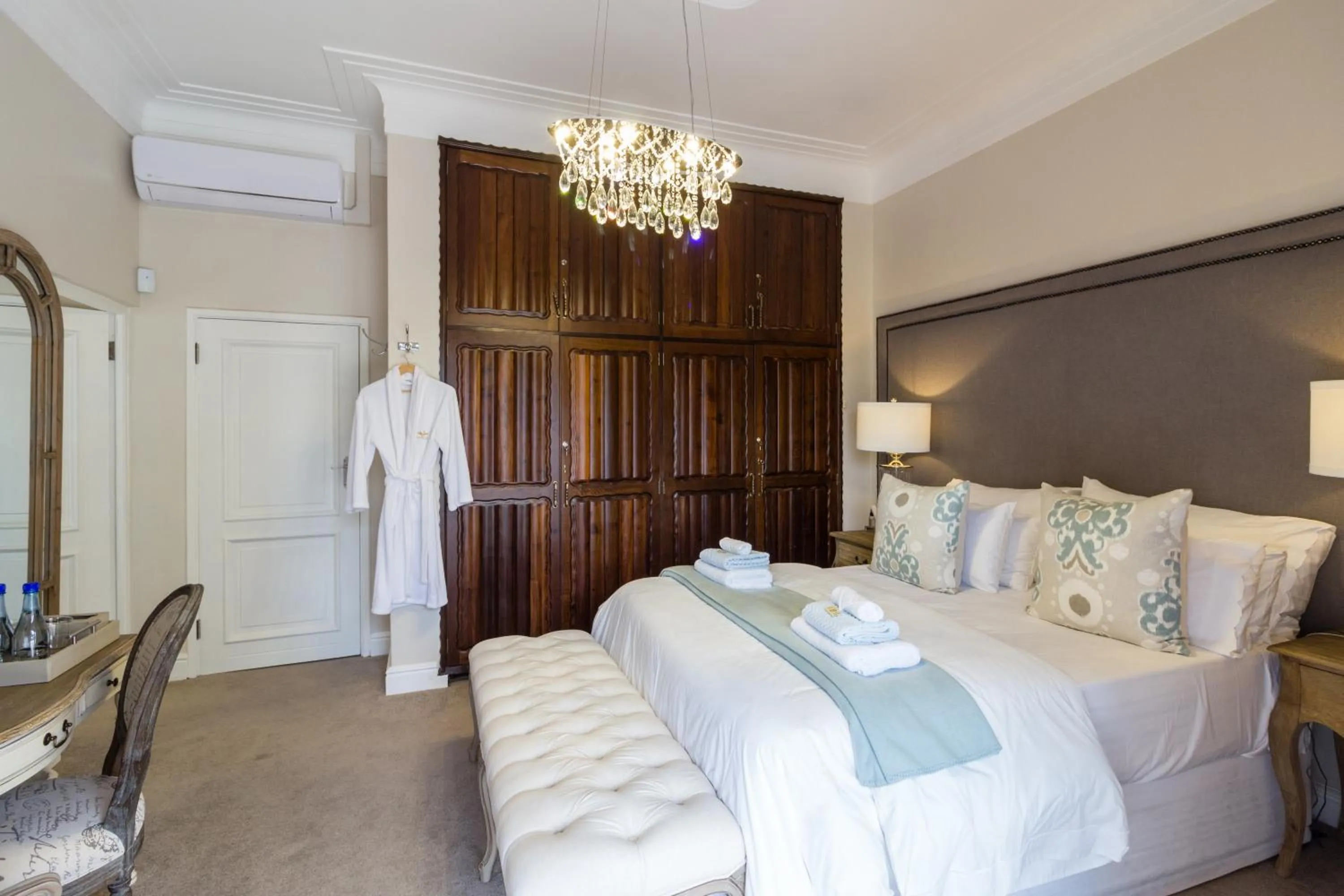 Bedroom, Bed in Island Way Villa