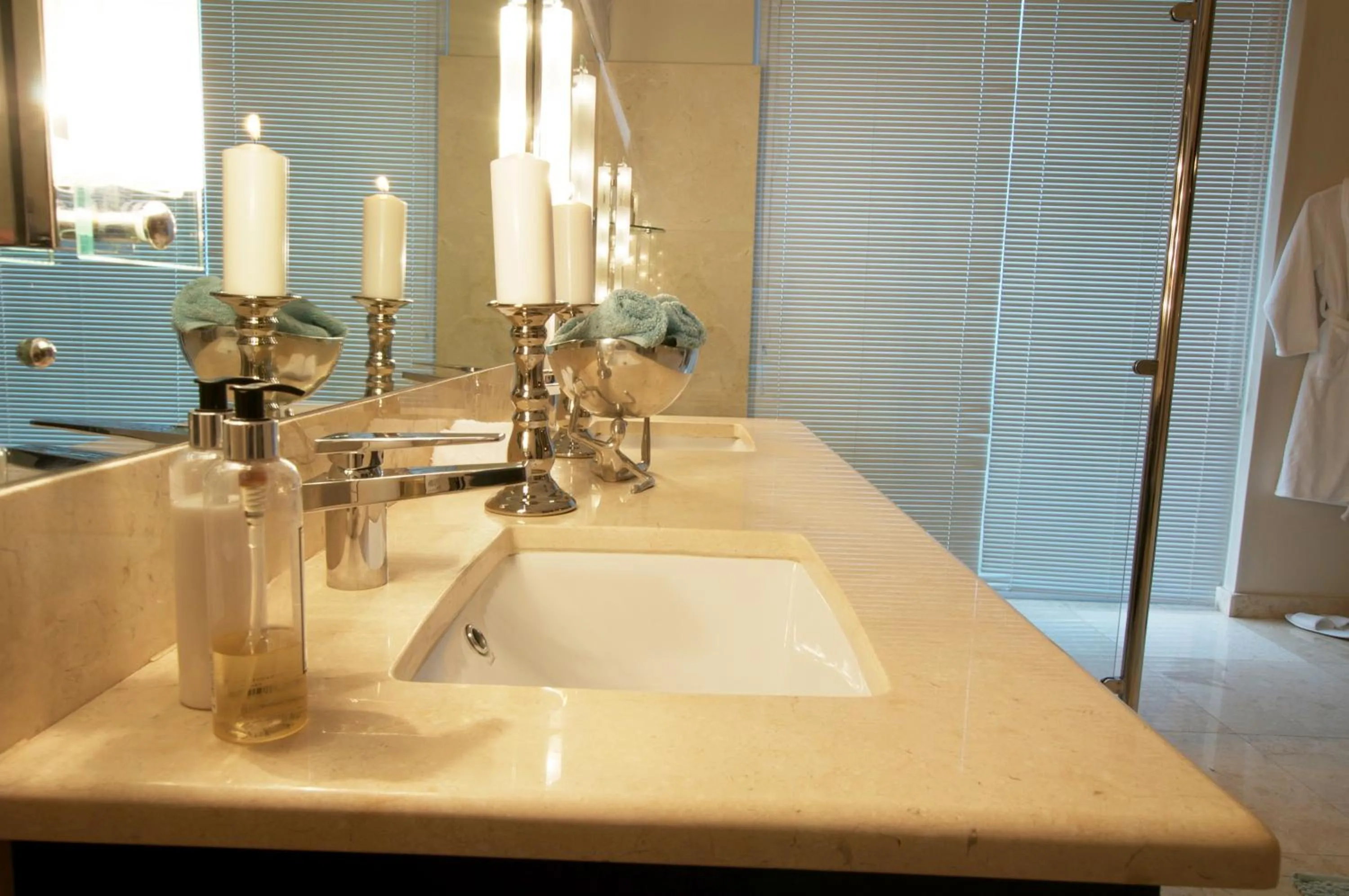 Bathroom in Island Way Villa