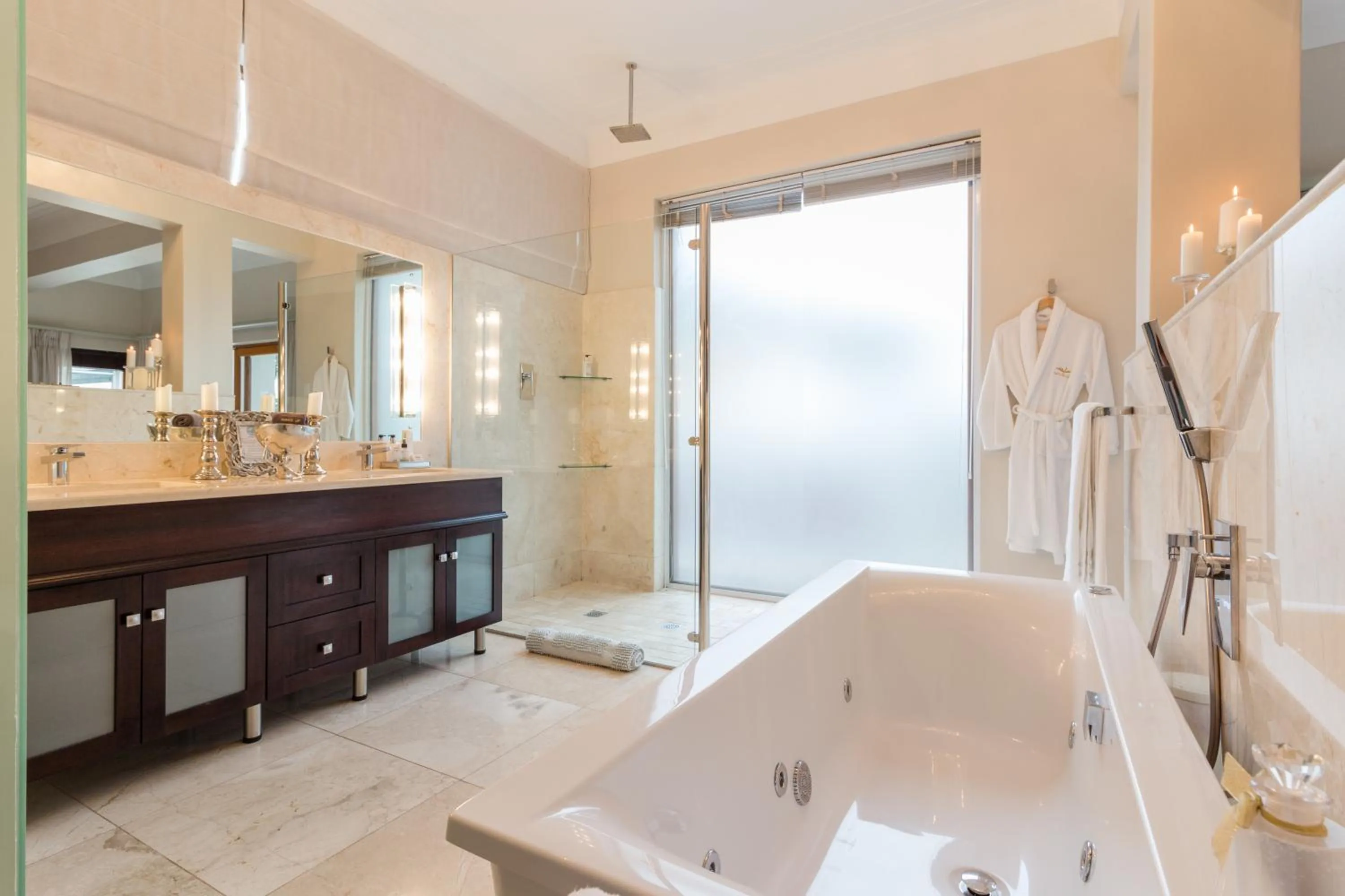 Shower in Island Way Villa