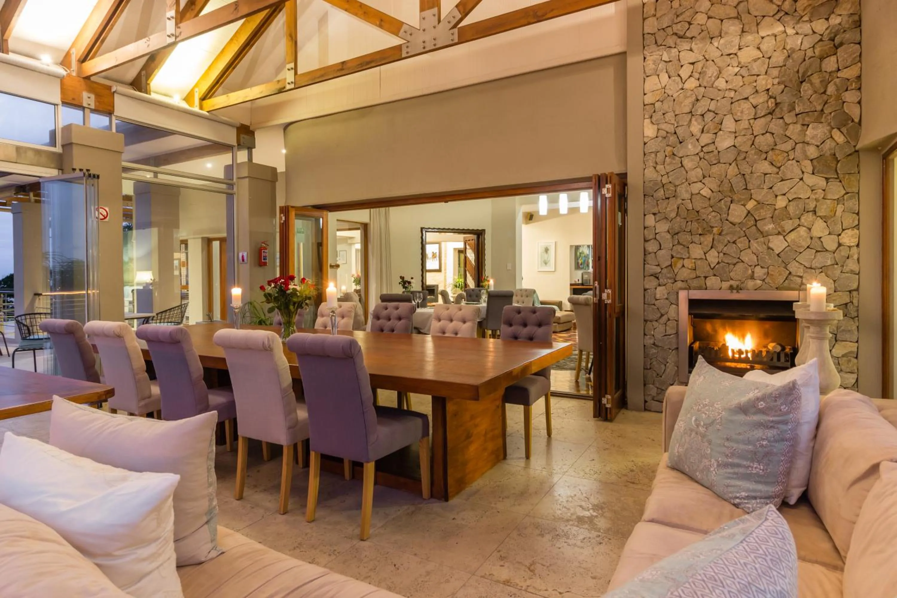 Communal lounge/ TV room in Island Way Villa