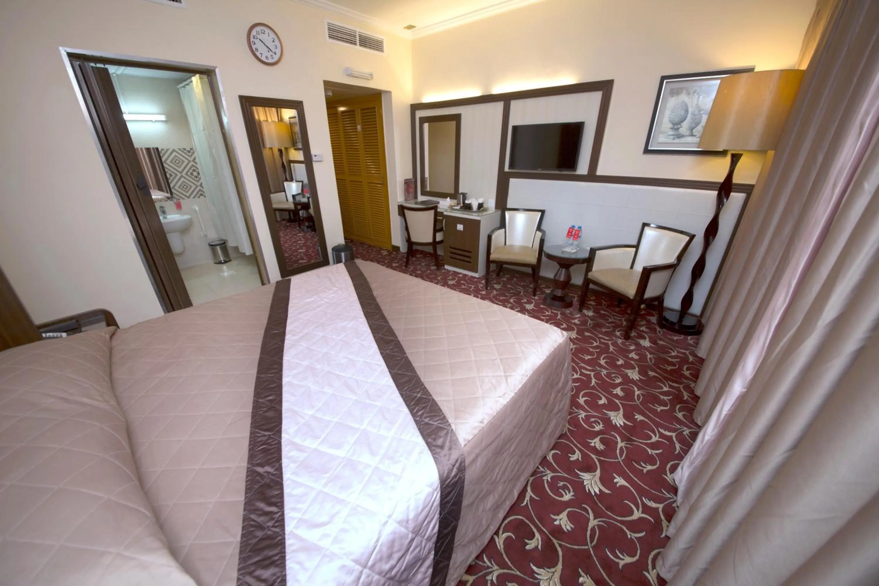 Photo of the whole room, Bed in Al Khaleej Grand Hotel