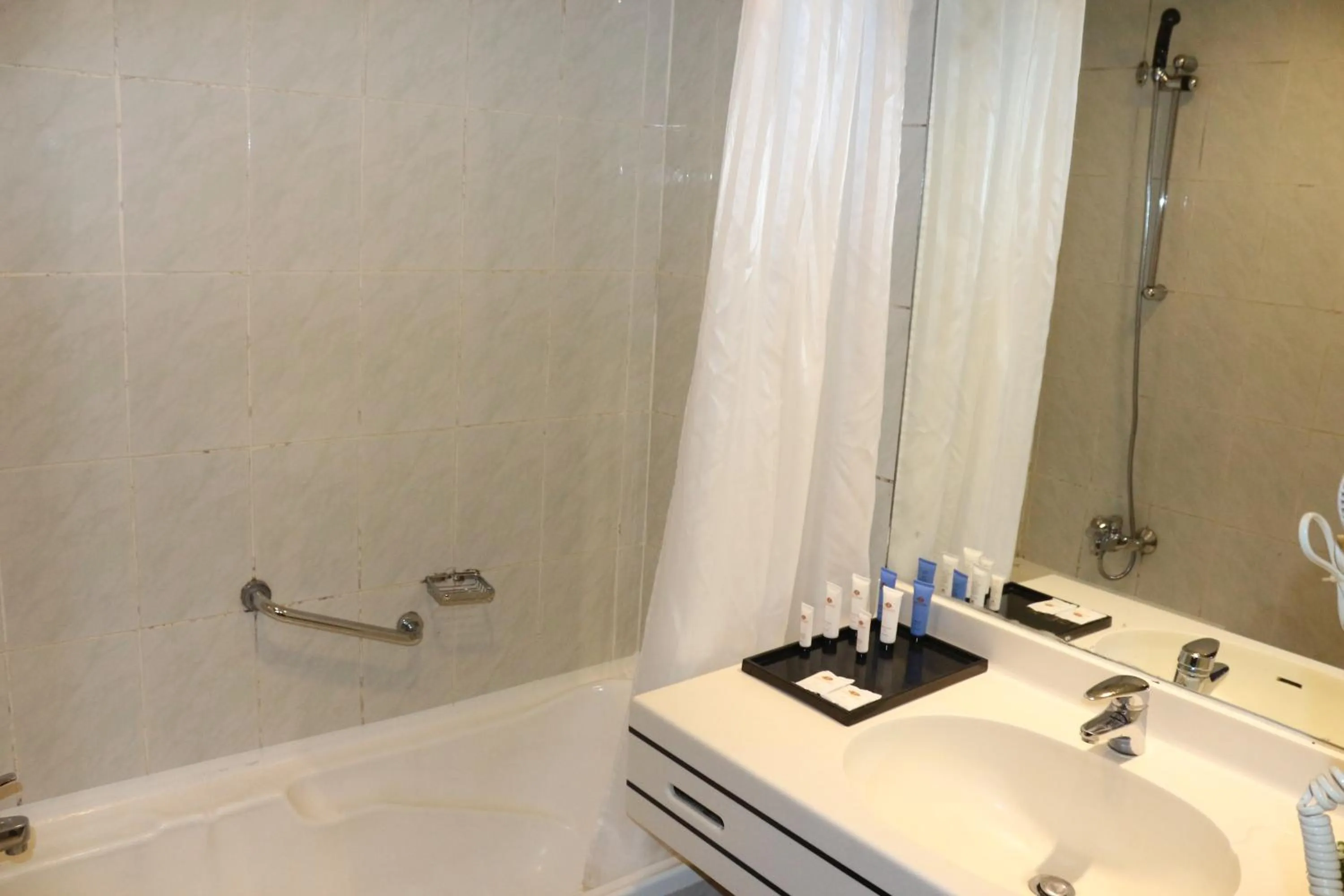 Bathroom in Al Khaleej Grand Hotel