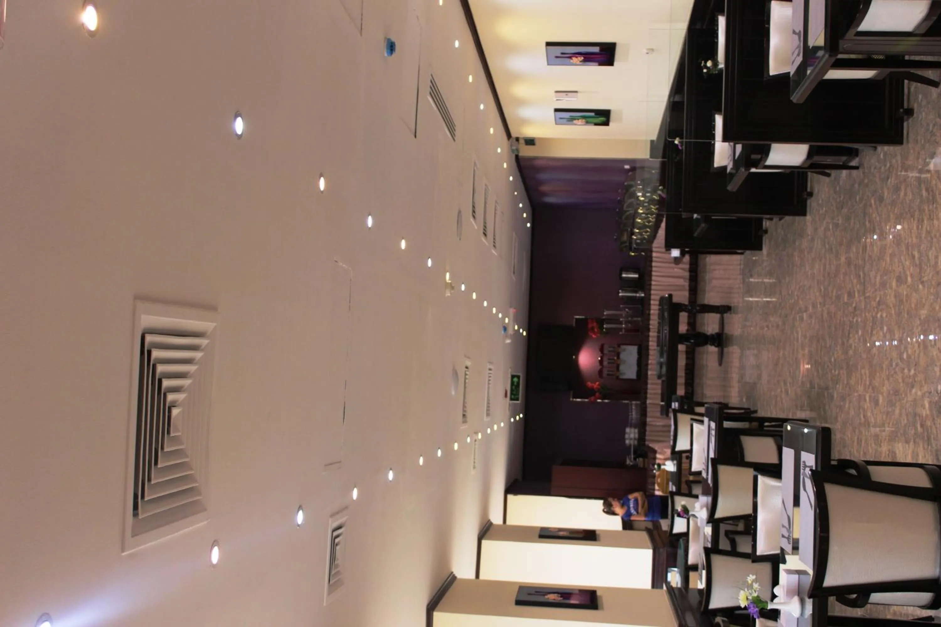 Restaurant/places to eat in Al Khaleej Grand Hotel