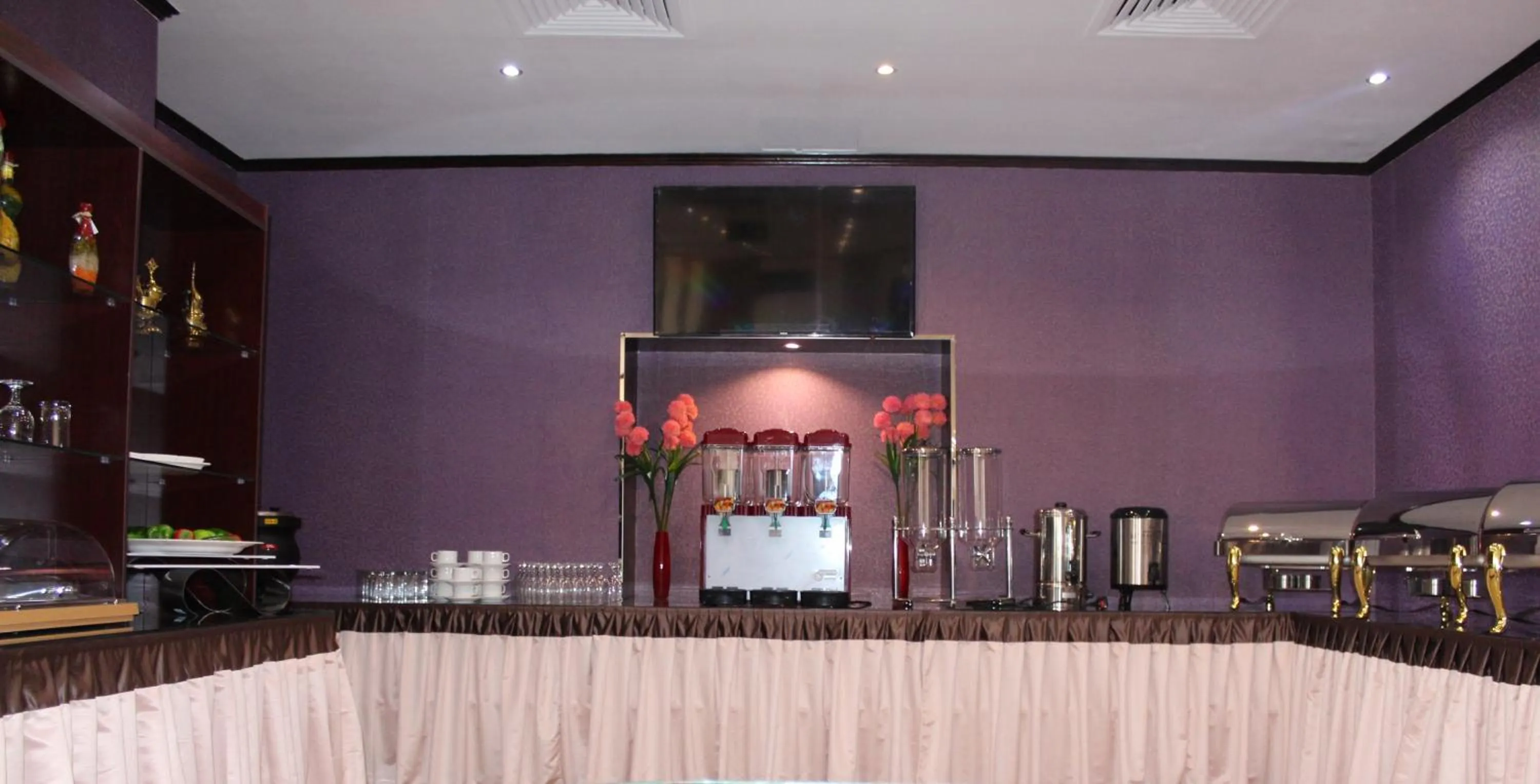 Restaurant/places to eat in Al Khaleej Grand Hotel