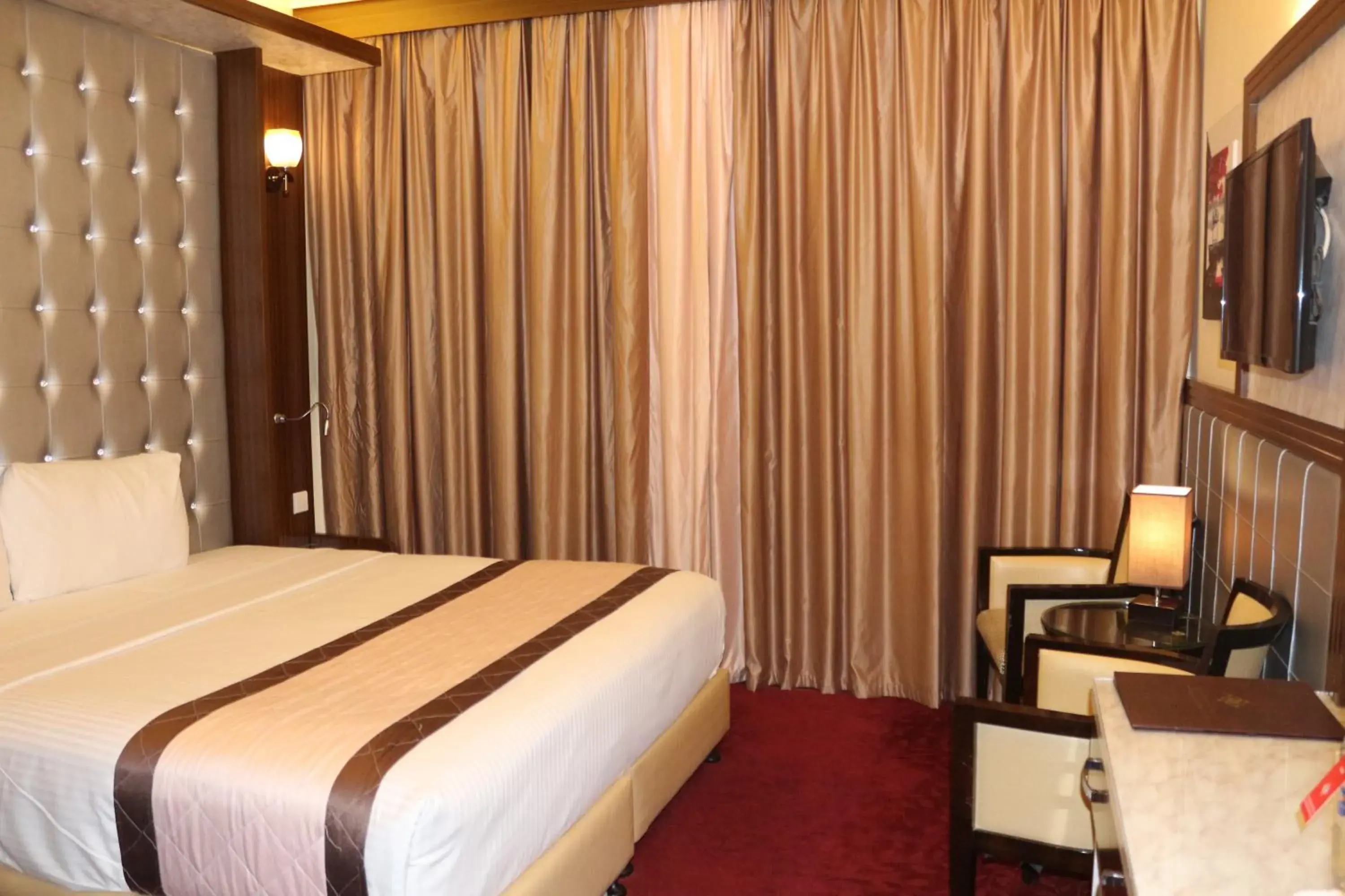 Standard Single Room with Balcony in Al Khaleej Grand Hotel Standard Single Room with Balcony in Al Khaleej Grand Hotel