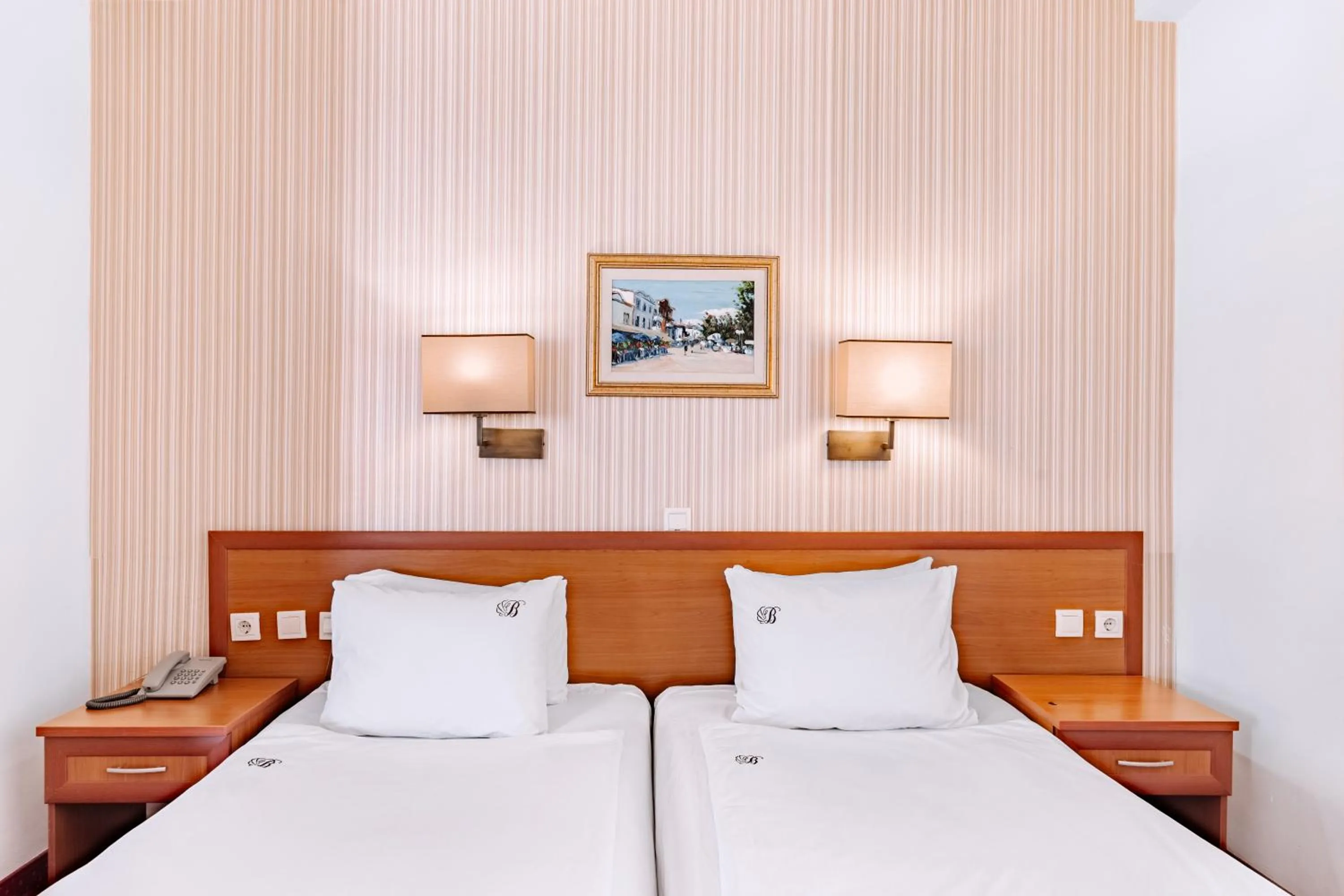 Property building, Bed in Hotel Belvedere