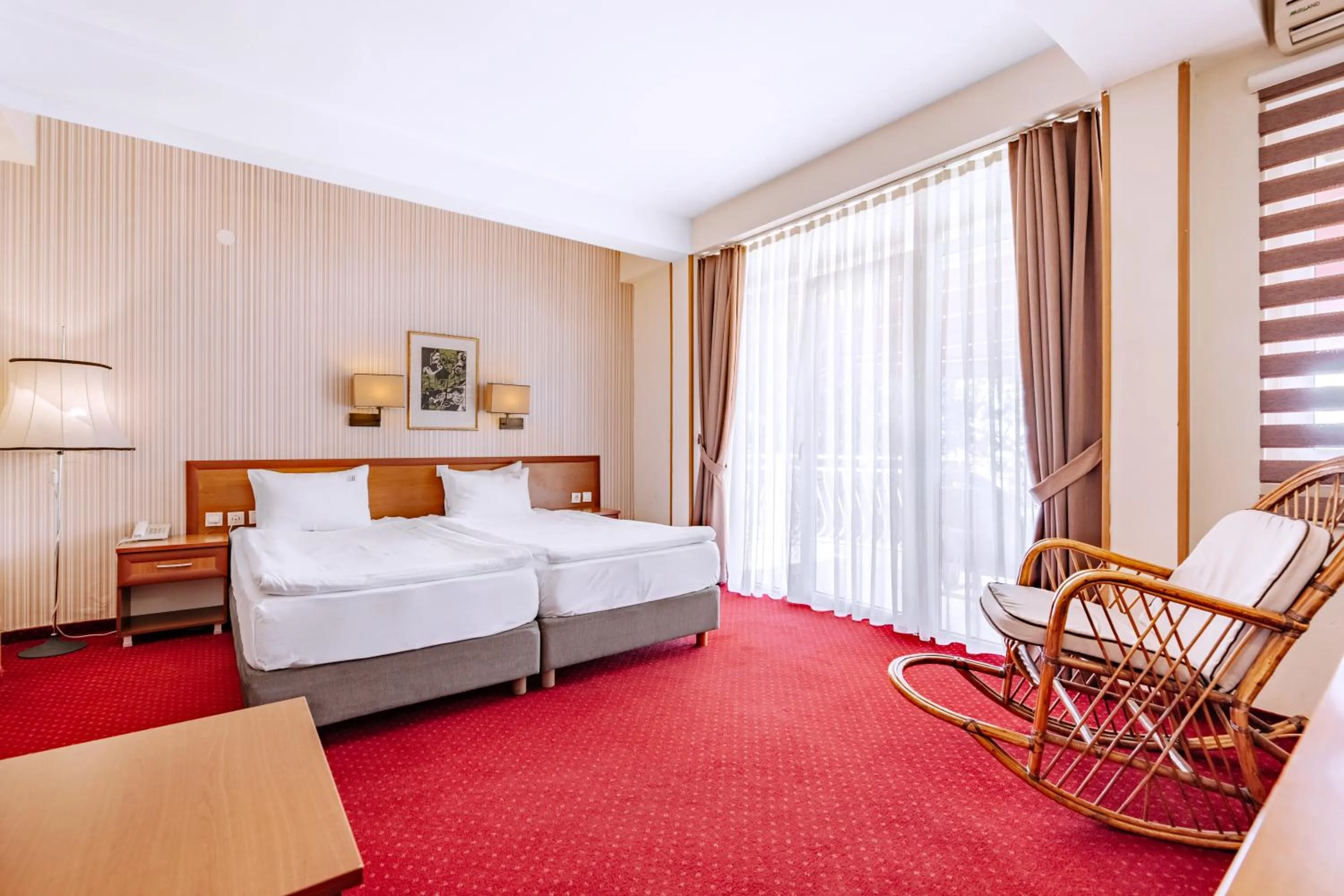 Property building, Bed in Hotel Belvedere