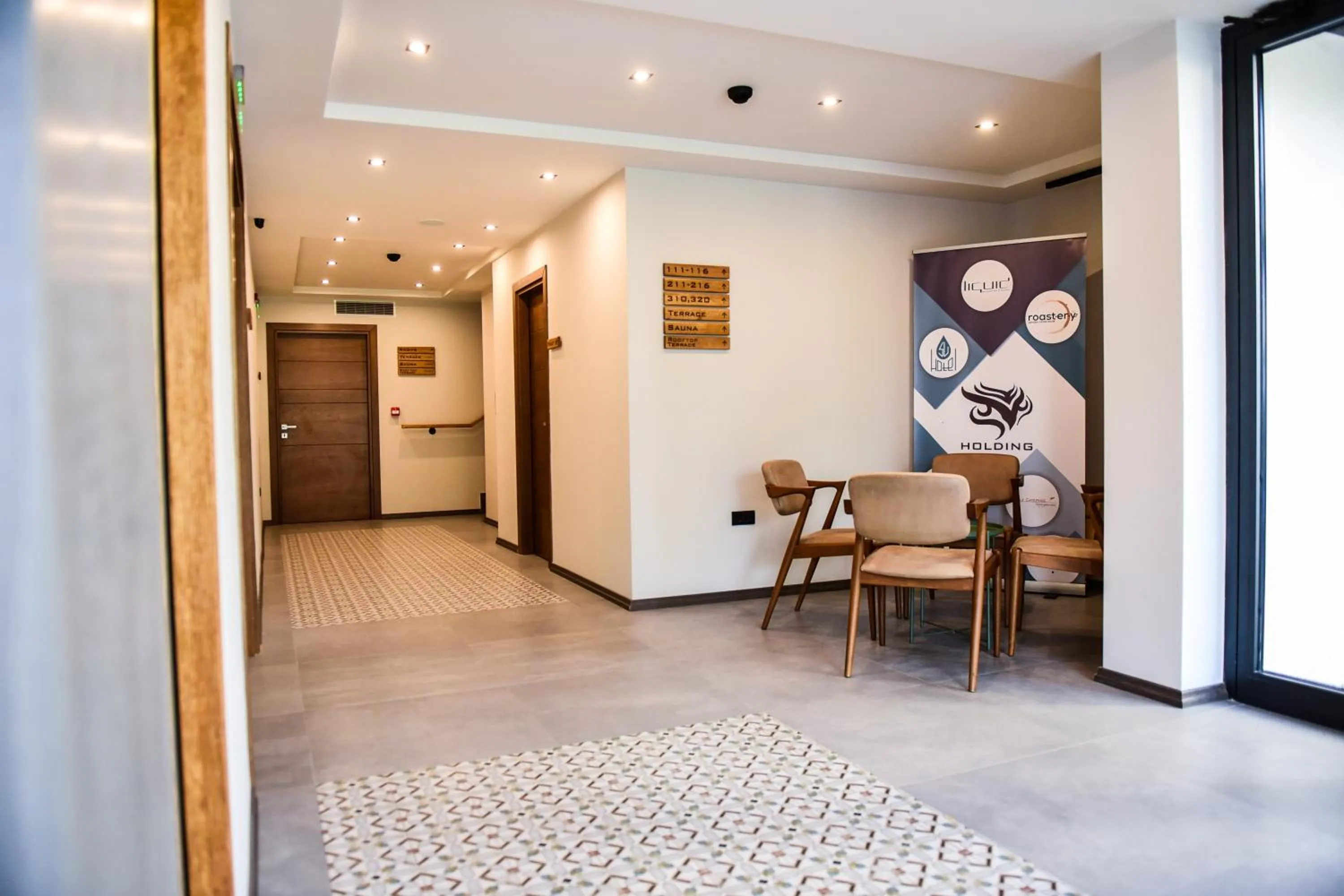 Lobby or reception in SU Hotel