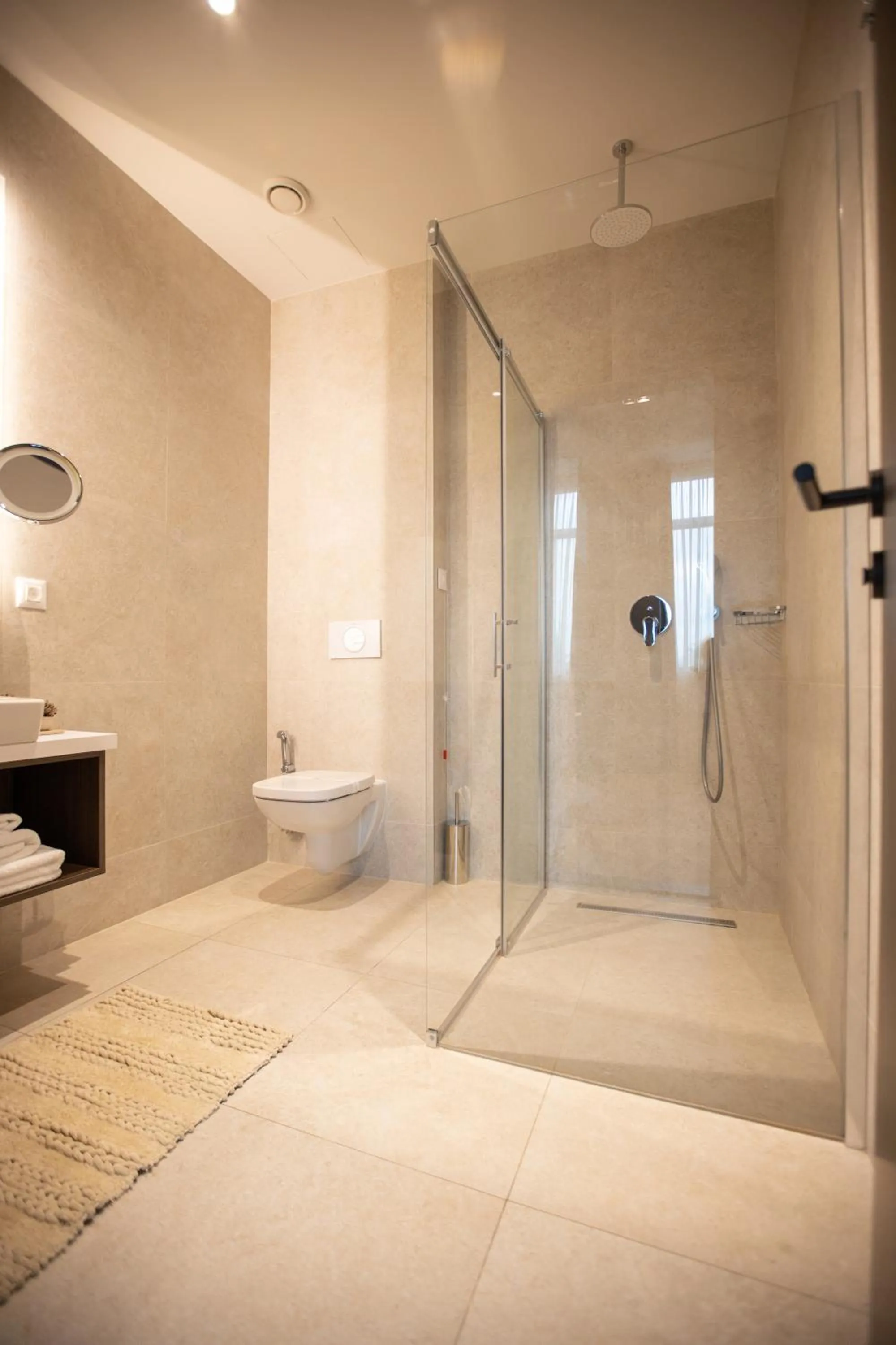 Shower in The Hunter's Lodge Kamnik